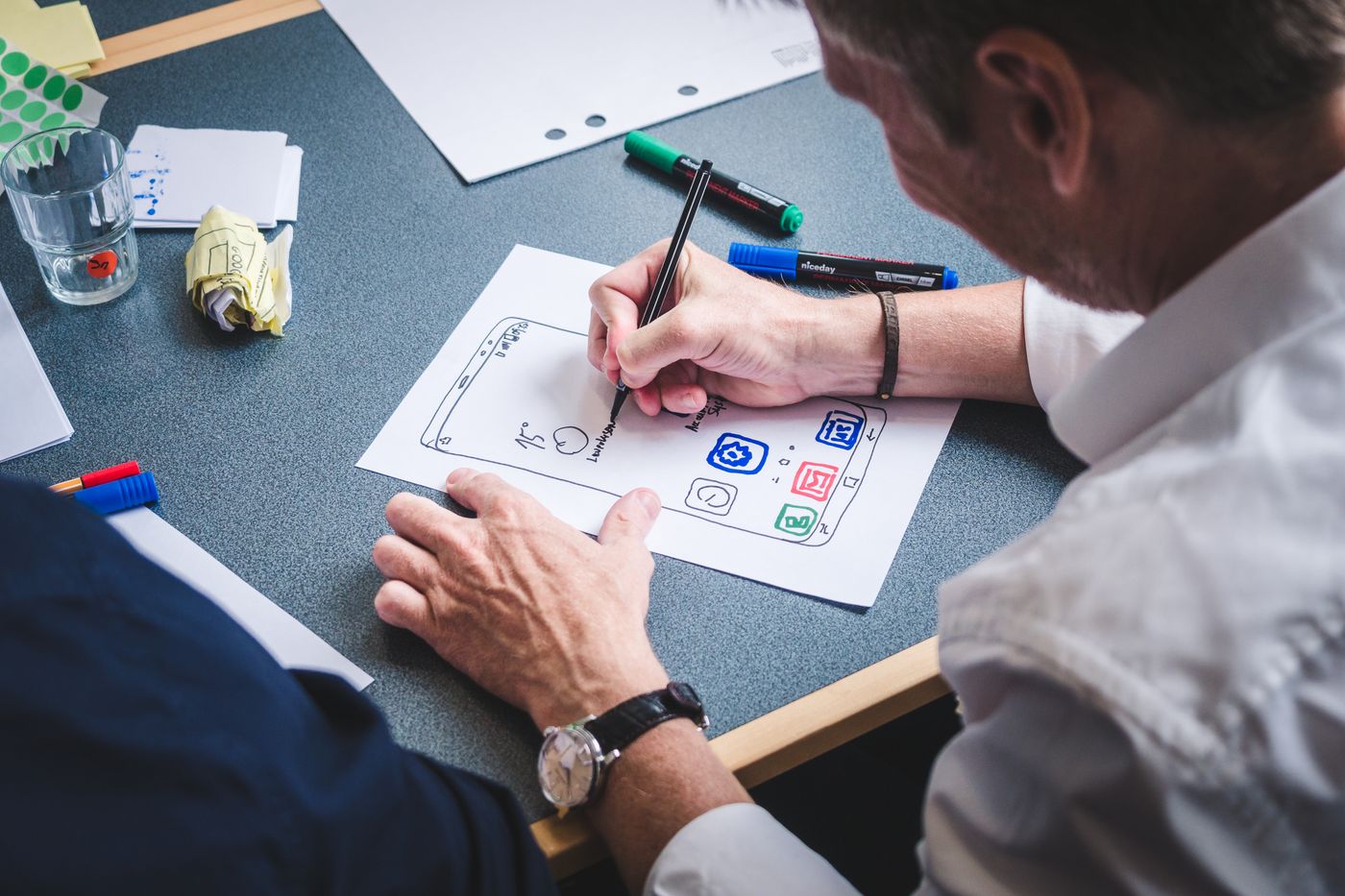 Photo de stock illustrant le travail de conception ou un espace de travail numérique