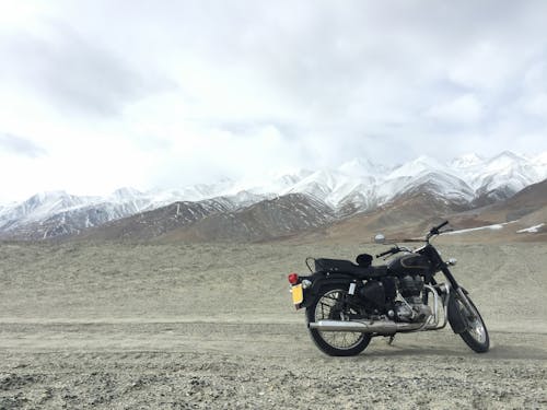 Standaard Motorfiets Op De Grond