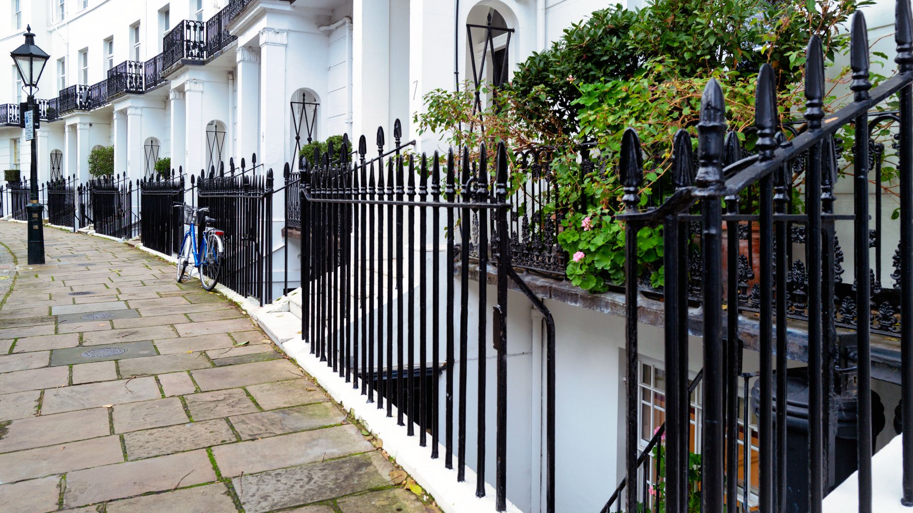 Londra'da bir sokakta sıralı evler