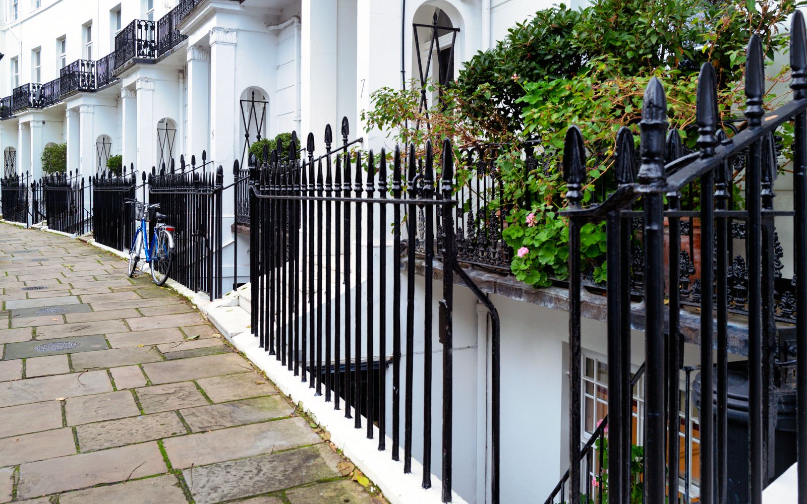 Chauffeur service in St James's, London