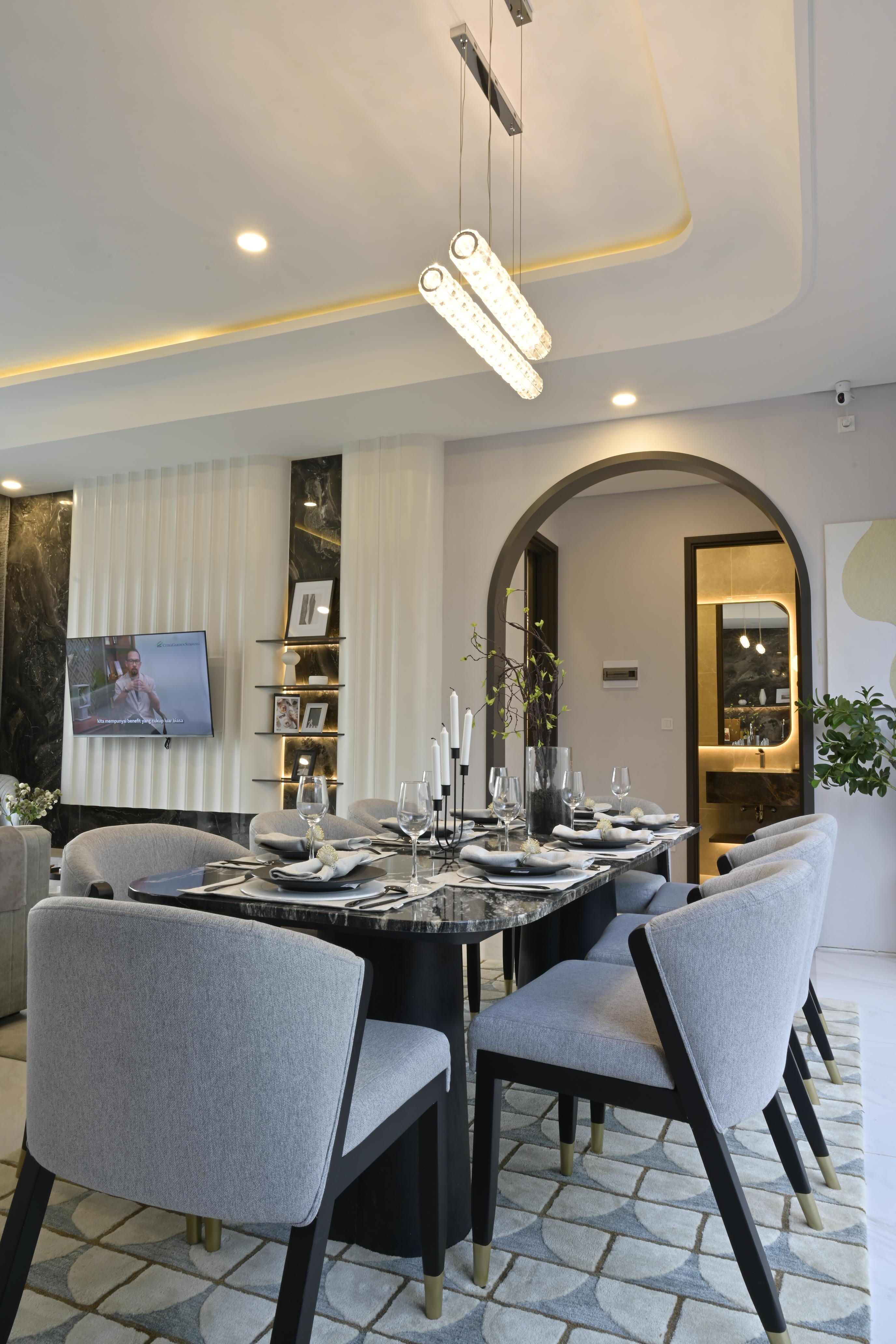 Elegant Modern Dining Room with Stylish Lighting · Free Stock Photo