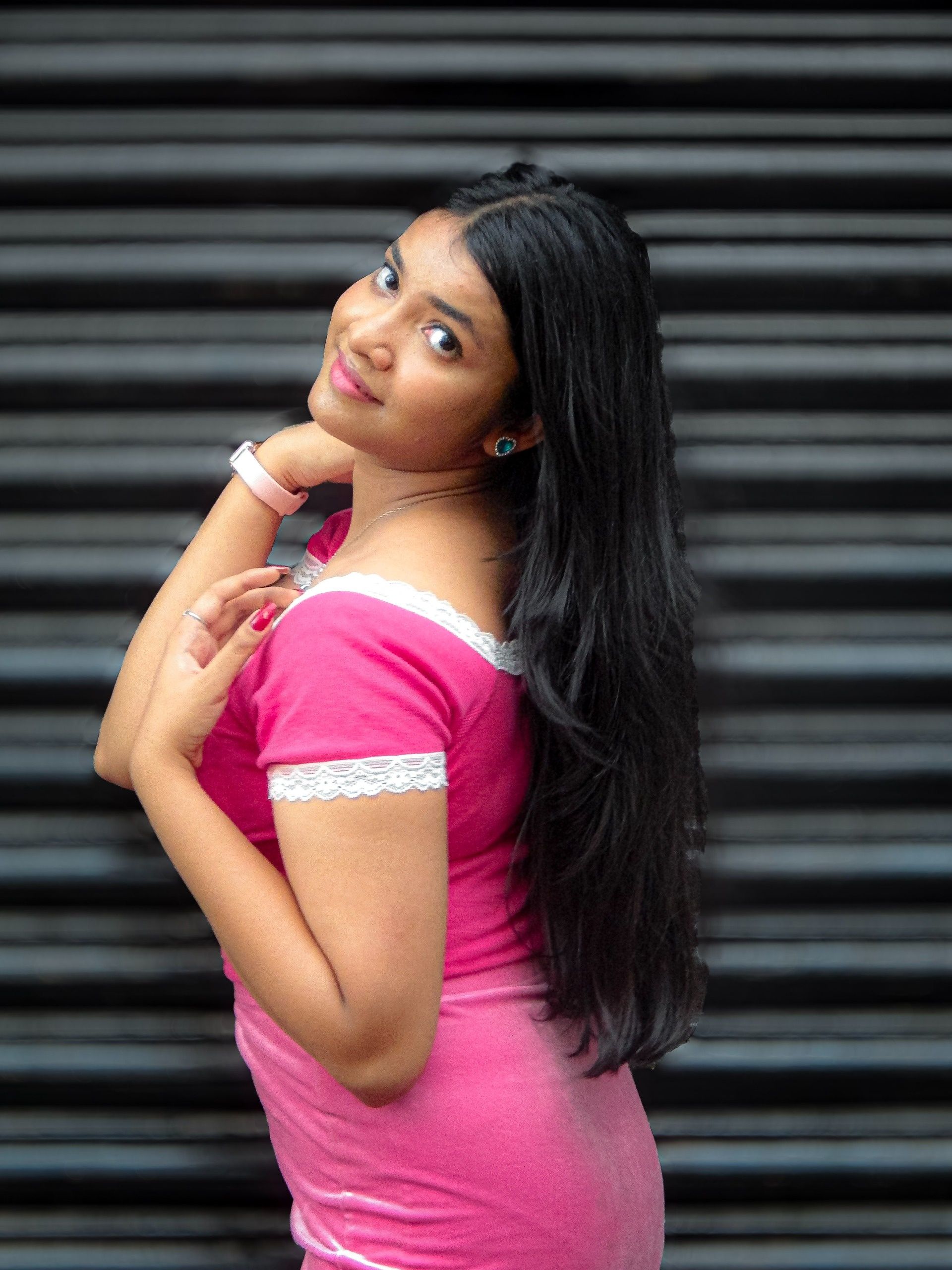 Smiling Young Woman Posing Outdoors in India · Free Stock Photo