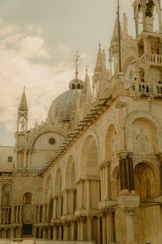 Capture of St. Mark's Basilica in Venice showcasing stunning Italian architecture.