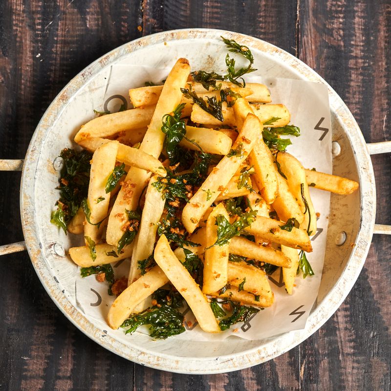 30-Minute Crispy Garlic and Kale Millet
