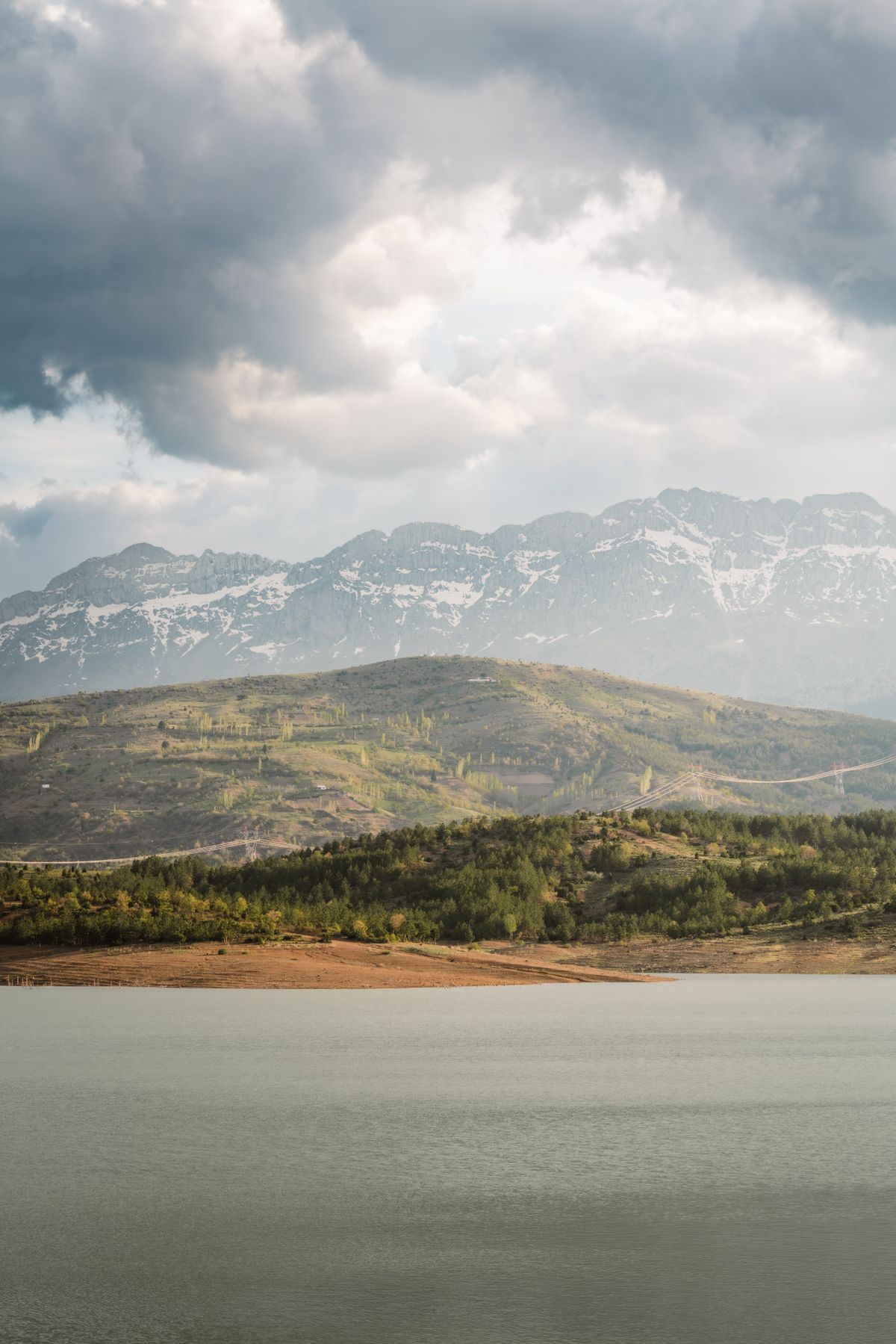 Stunning Mountain Landscape with Serene Lake · Free Stock Photo