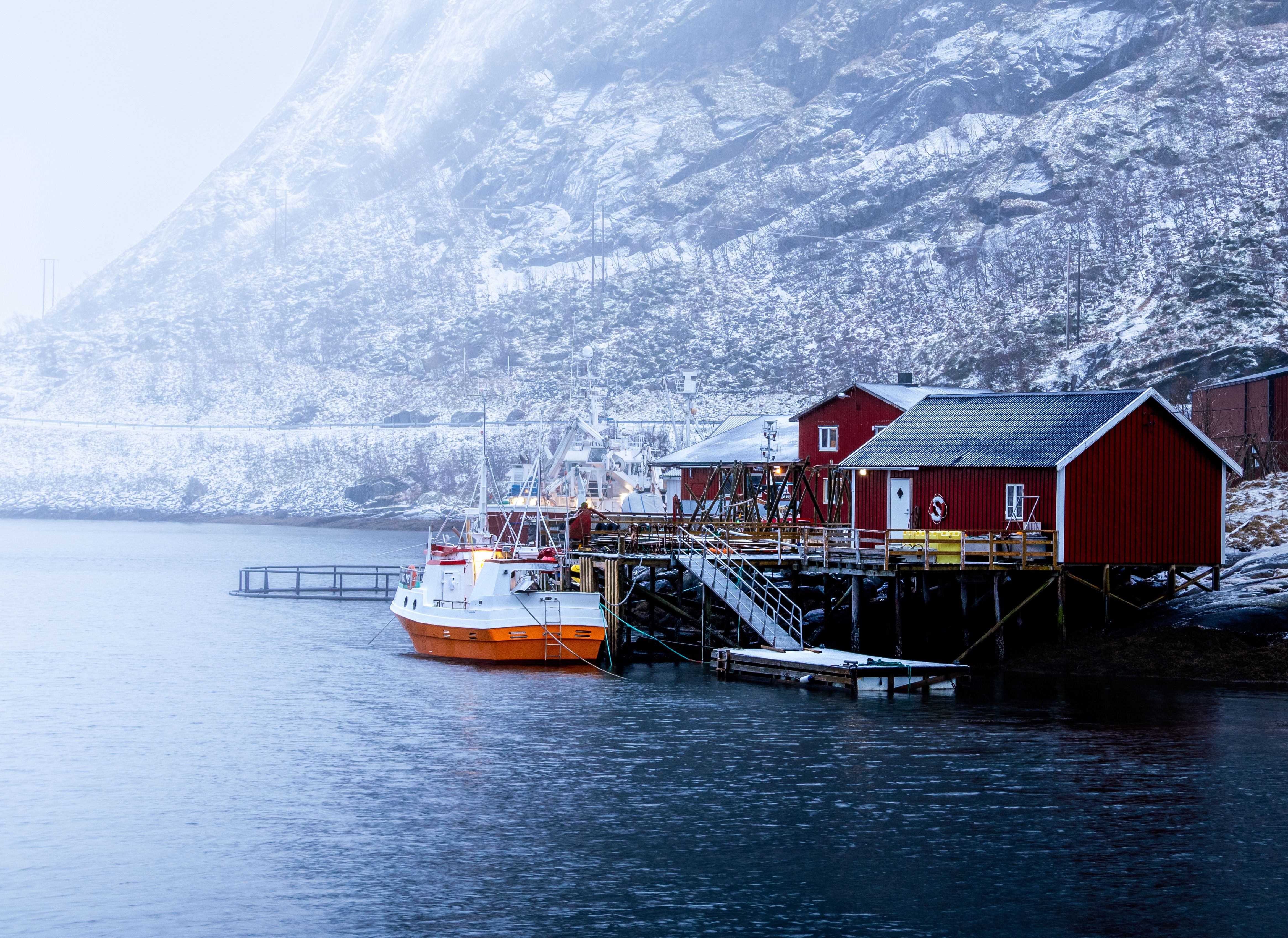 Norwegian Life-Cleaning” Is the Calmest Way to Declutter Your Home — Photo by Andrea Gambirasio on Pexels