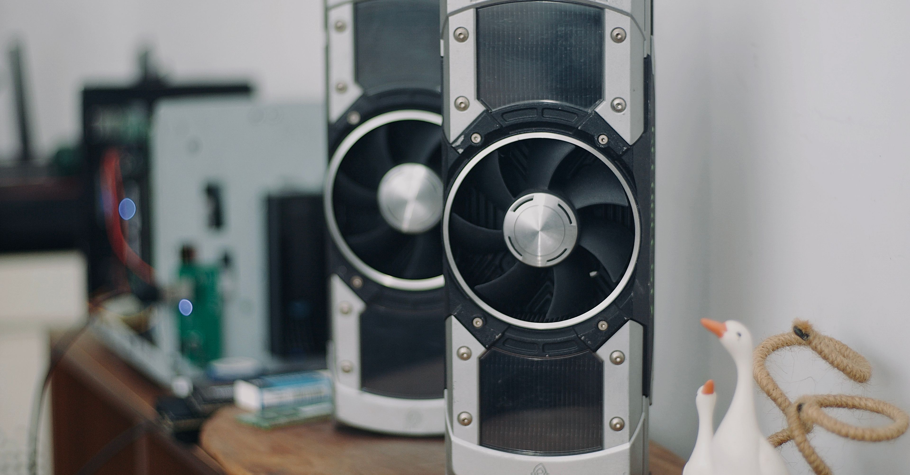Zasilacz komputerowy do karty RTX 5060 Ti