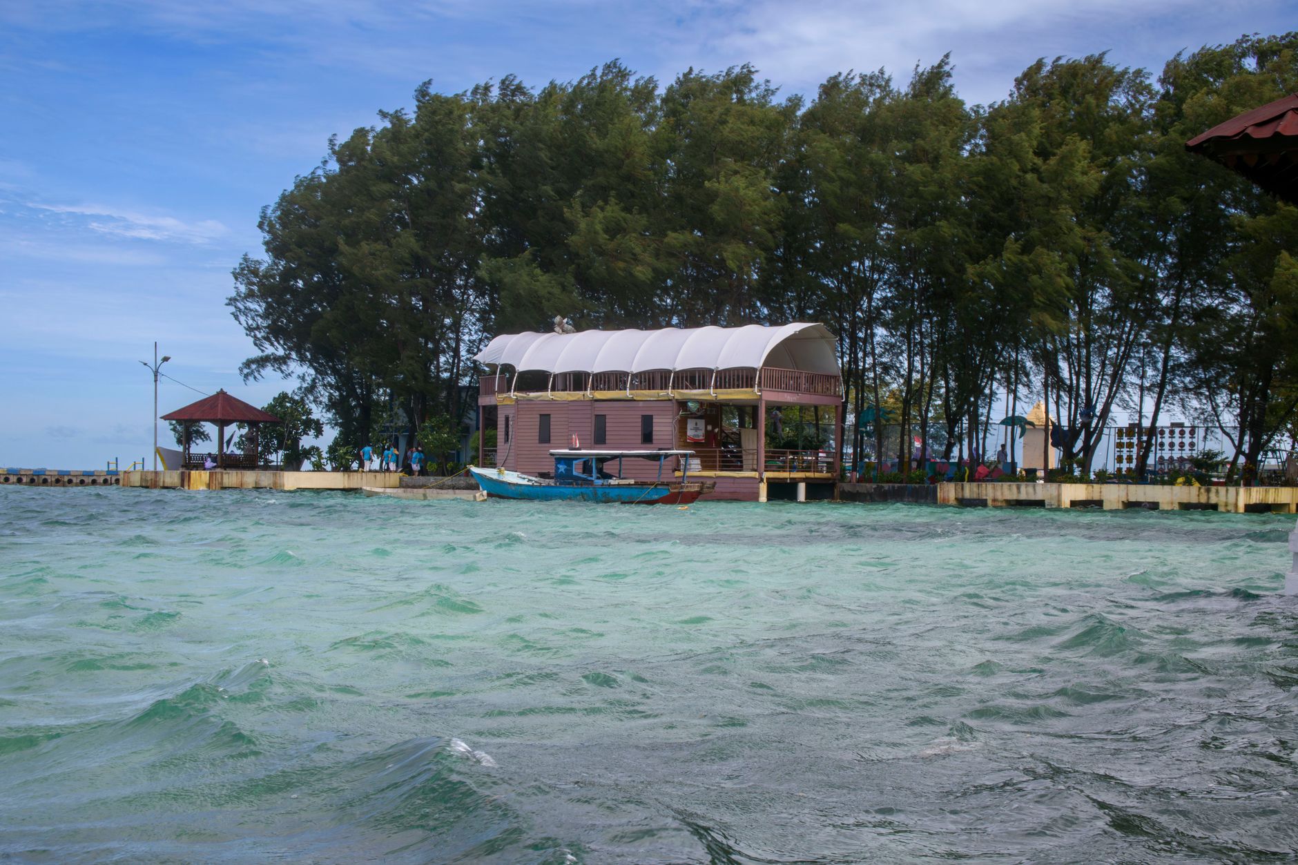 Eksplor Pulau Tidung, Kepulauan Seribu: Panduan Lengkap Wisata Jakarta dengan Jembatan Cinta