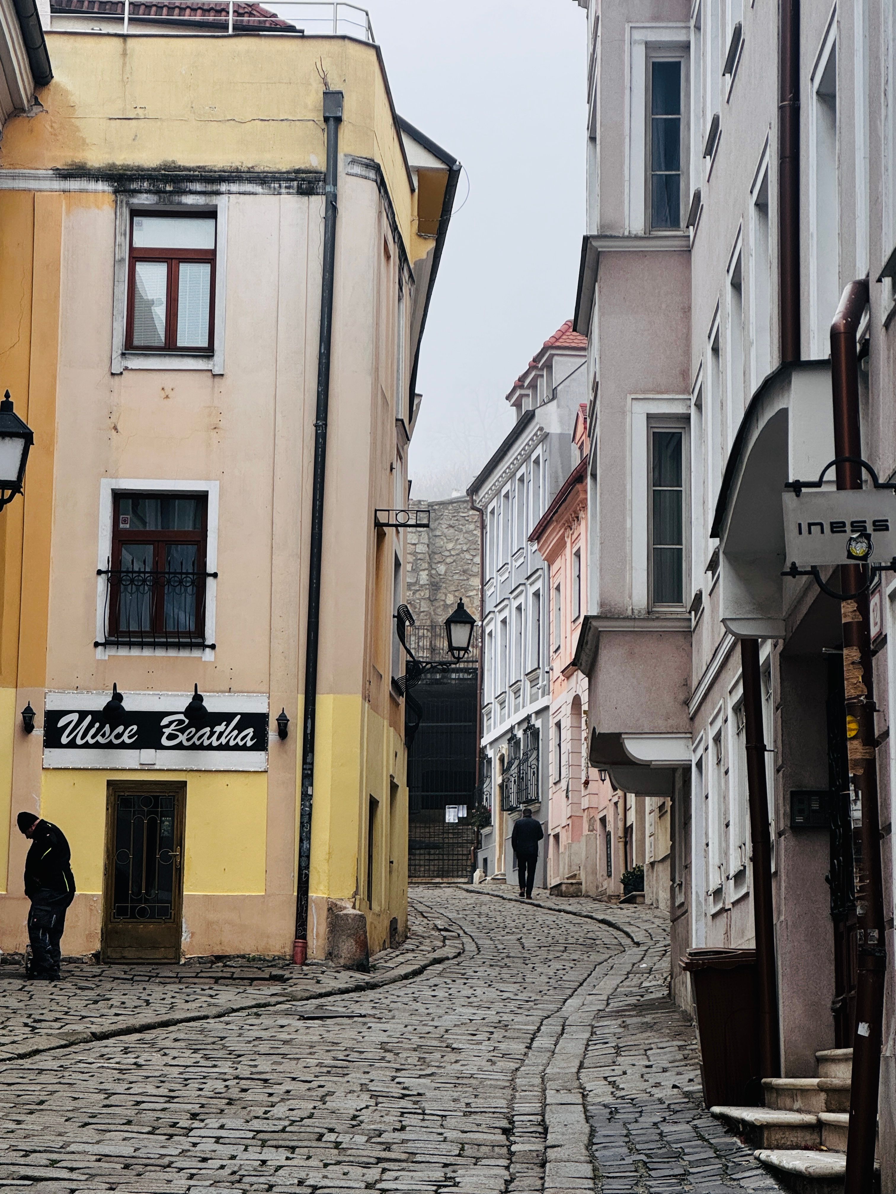 Charming Cobblestone Street in Historic European Town · Free Stock Photo