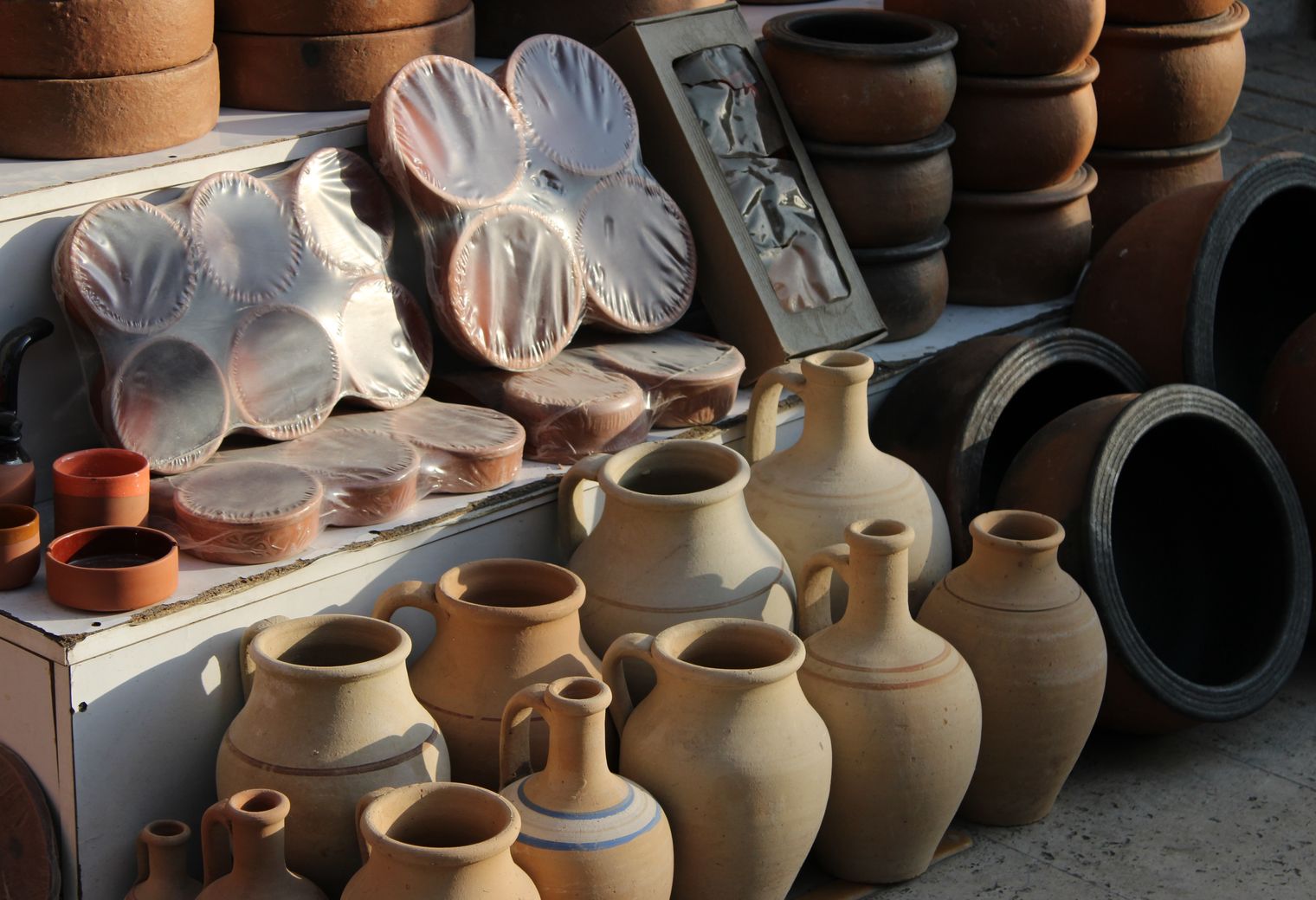 Hathern — belongings being loaded for transport to storage