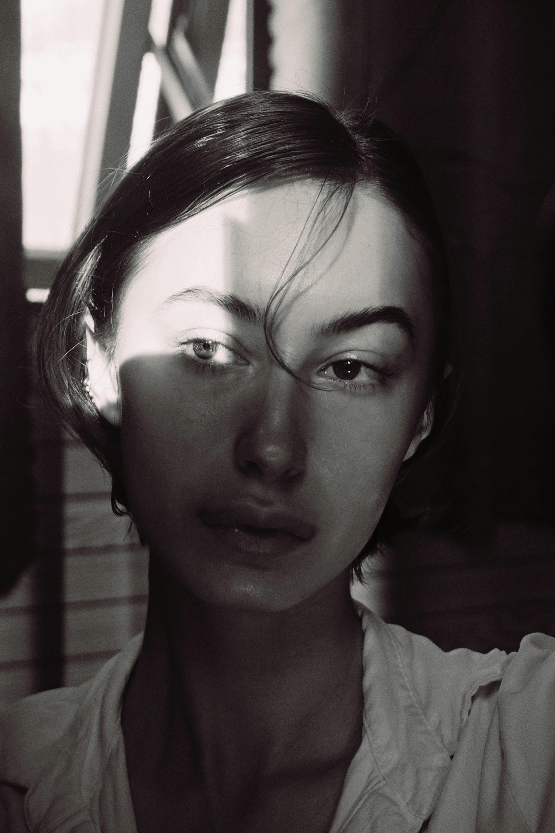 De franc Foto d'estoc gratuïta de arts plàstiques, bellesa, blanc i negre Foto d'estoc