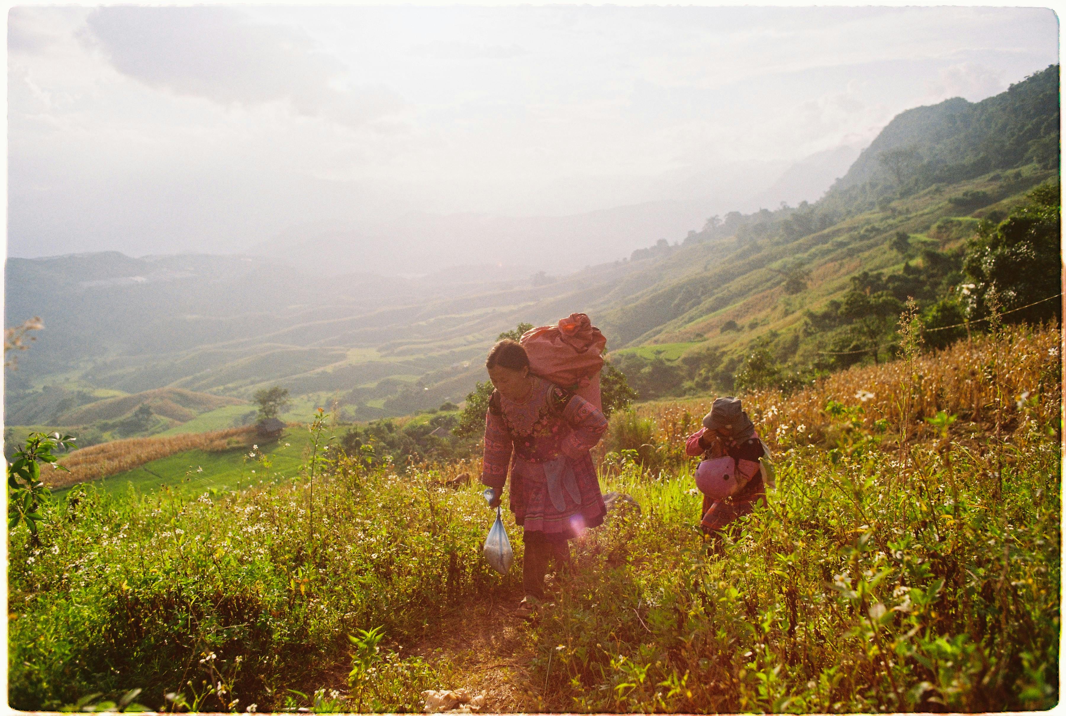 生活：好萊塢知名演員罕見曝光與前妻及孩子的溫馨合照