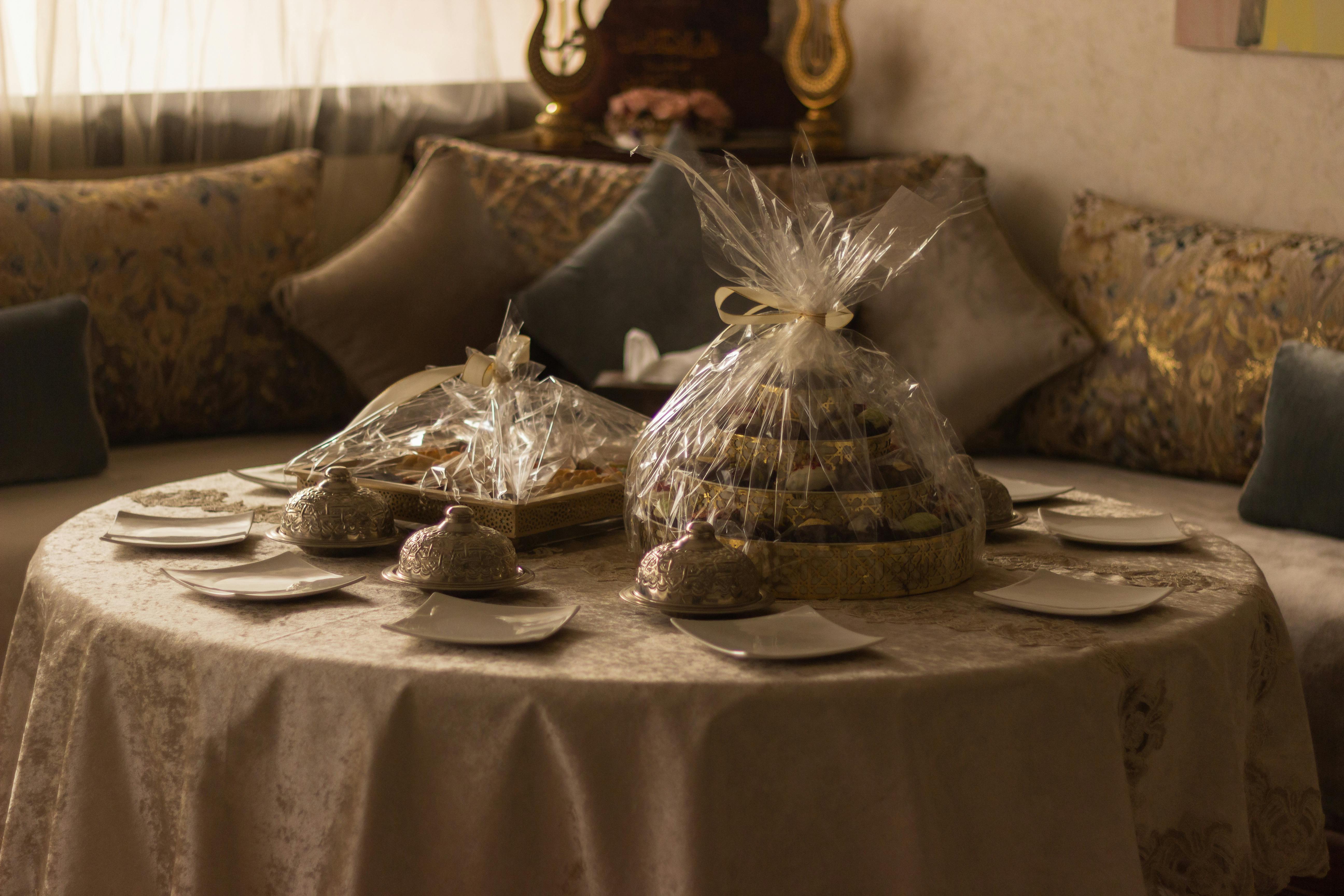 鄭黃會互贈禮品，呂家愷獨家揭「藍鵲盤」政治語言，王義川神解笑