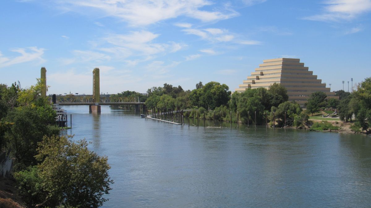 Top Riverside, CA Holiday Giveaways With No Purchase Necessary: Safe Entry Guide