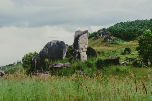 Free Explore the natural beauty of Kon Tum, Vietnam with this stunning rocky landscape. Stock Photo