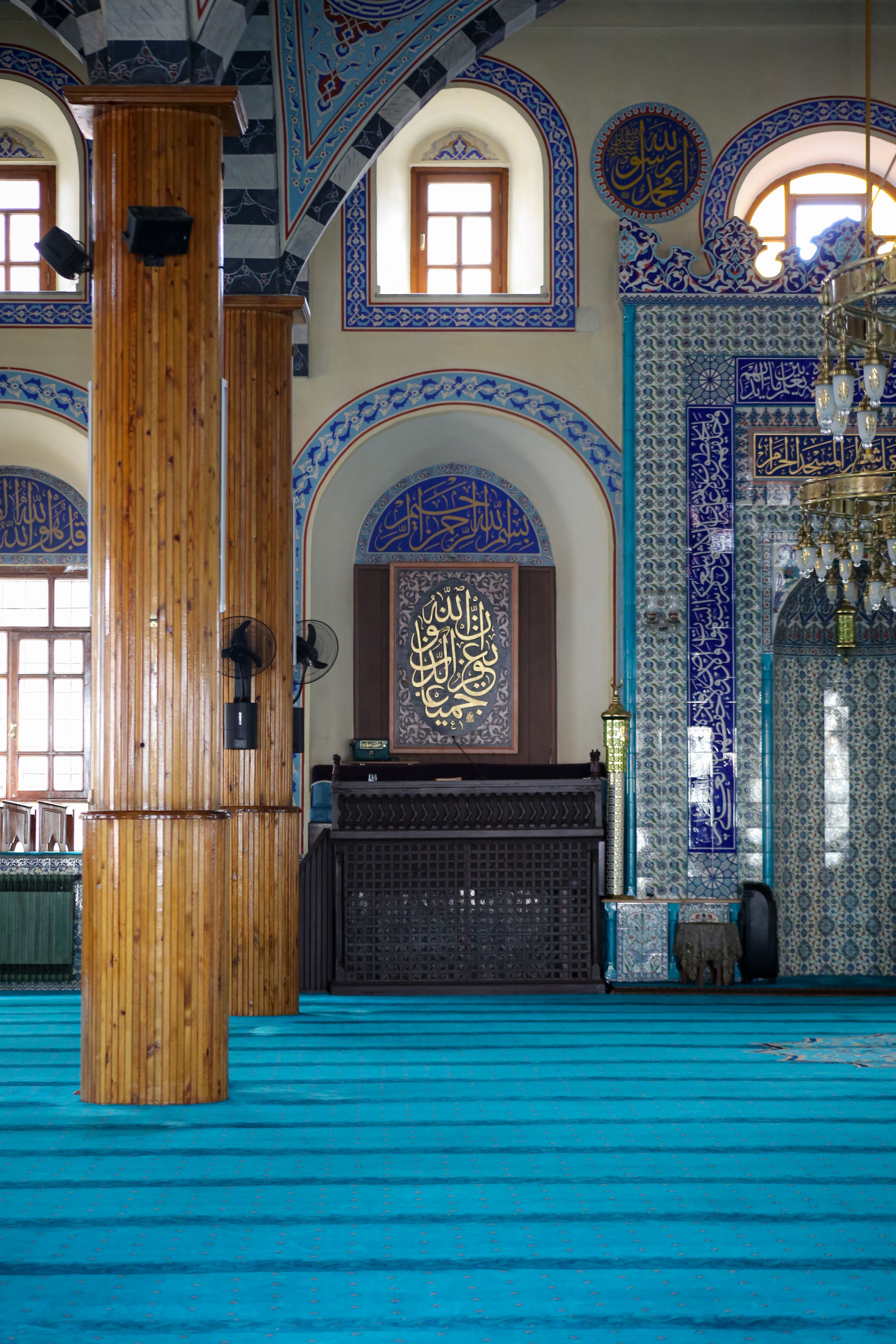 Elegant Interior of an Historic Mosque · Free Stock Photo