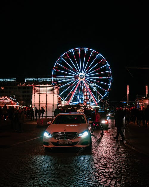 Darmowe zdjęcie z galerii z brukowana ulica, fotografia uliczna, niebieskie światło