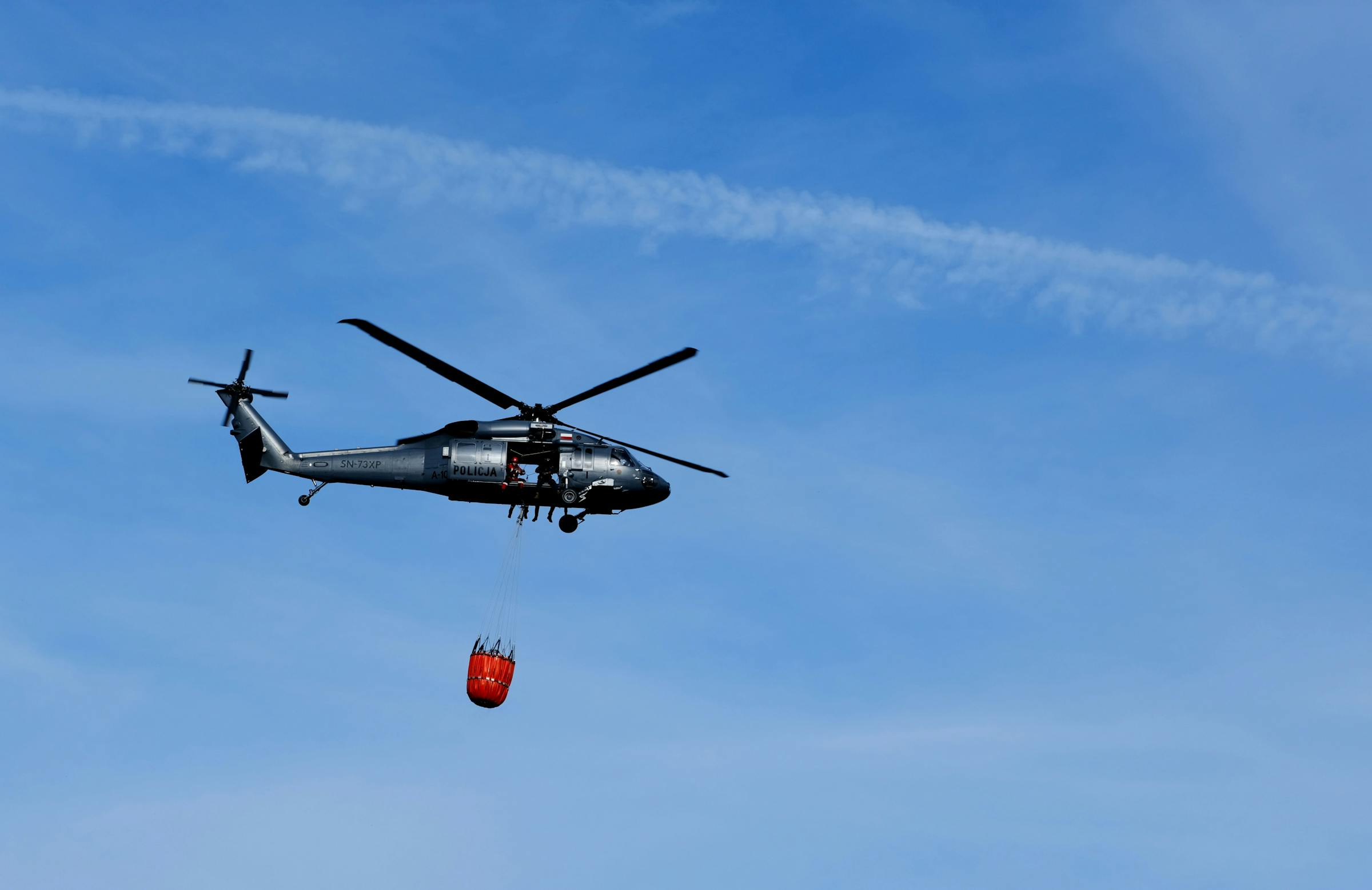 凱瓦克級聯滅火水桶技術深度解析:航空消防效率革命的幕後揭秘 凱瓦克級聯滅火水桶技術深度解析:航空消防效率革命的幕後揭秘