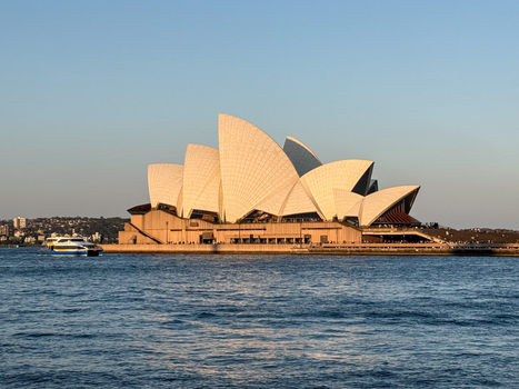 Darling Harbour seafood lunch — Sydney