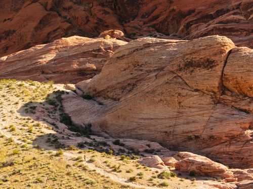 Free A stunning view of Red Rock Canyon's natural formations in Nevada's desert. Stock Photo