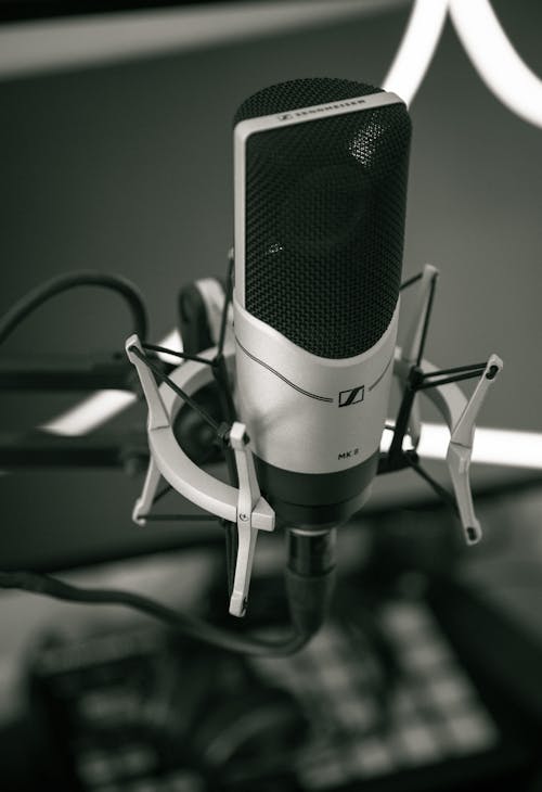 Selective Focus Photography of Condenser Microphone