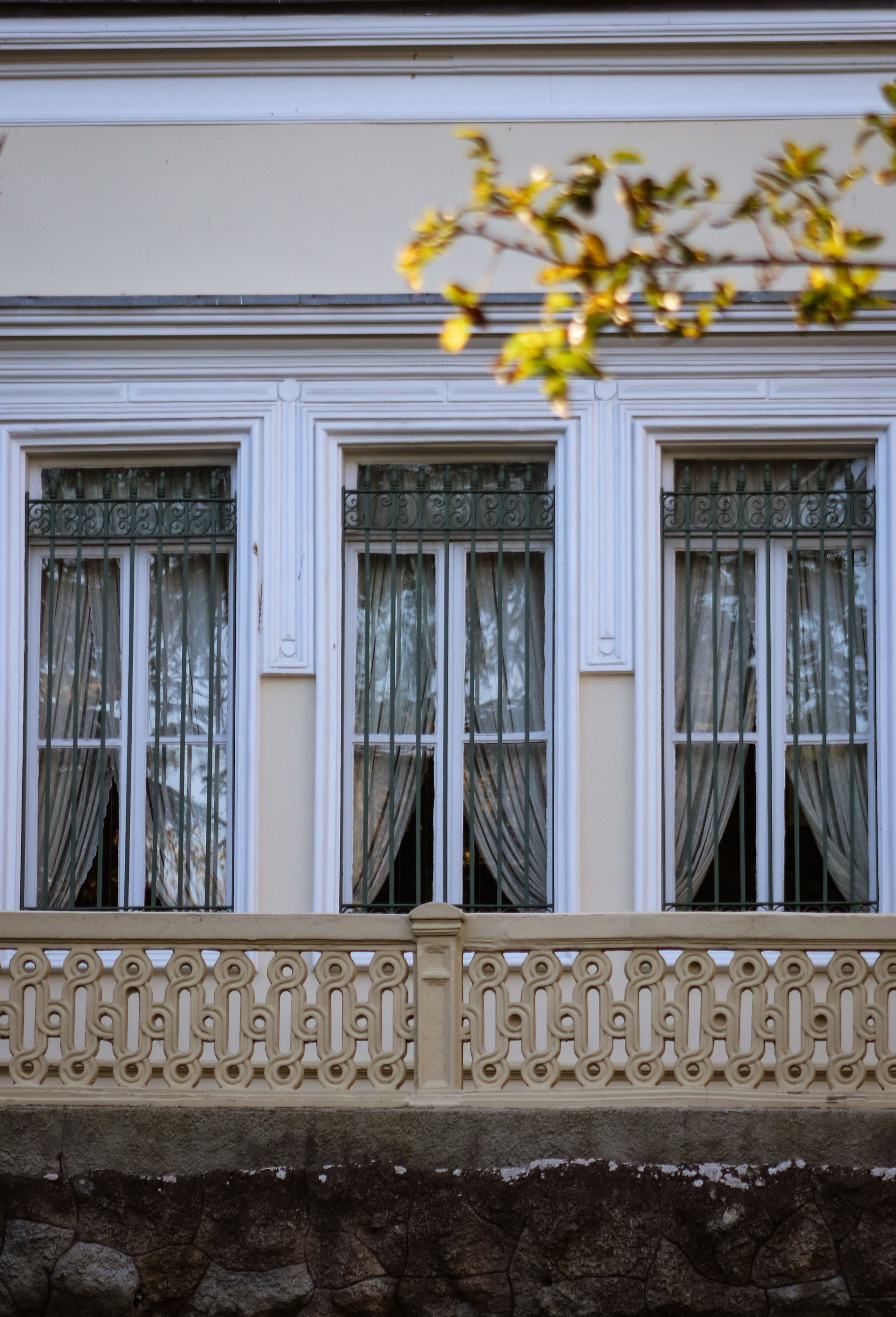 Elegant Historic Building Facade with Detailed Architecture · Free ...
