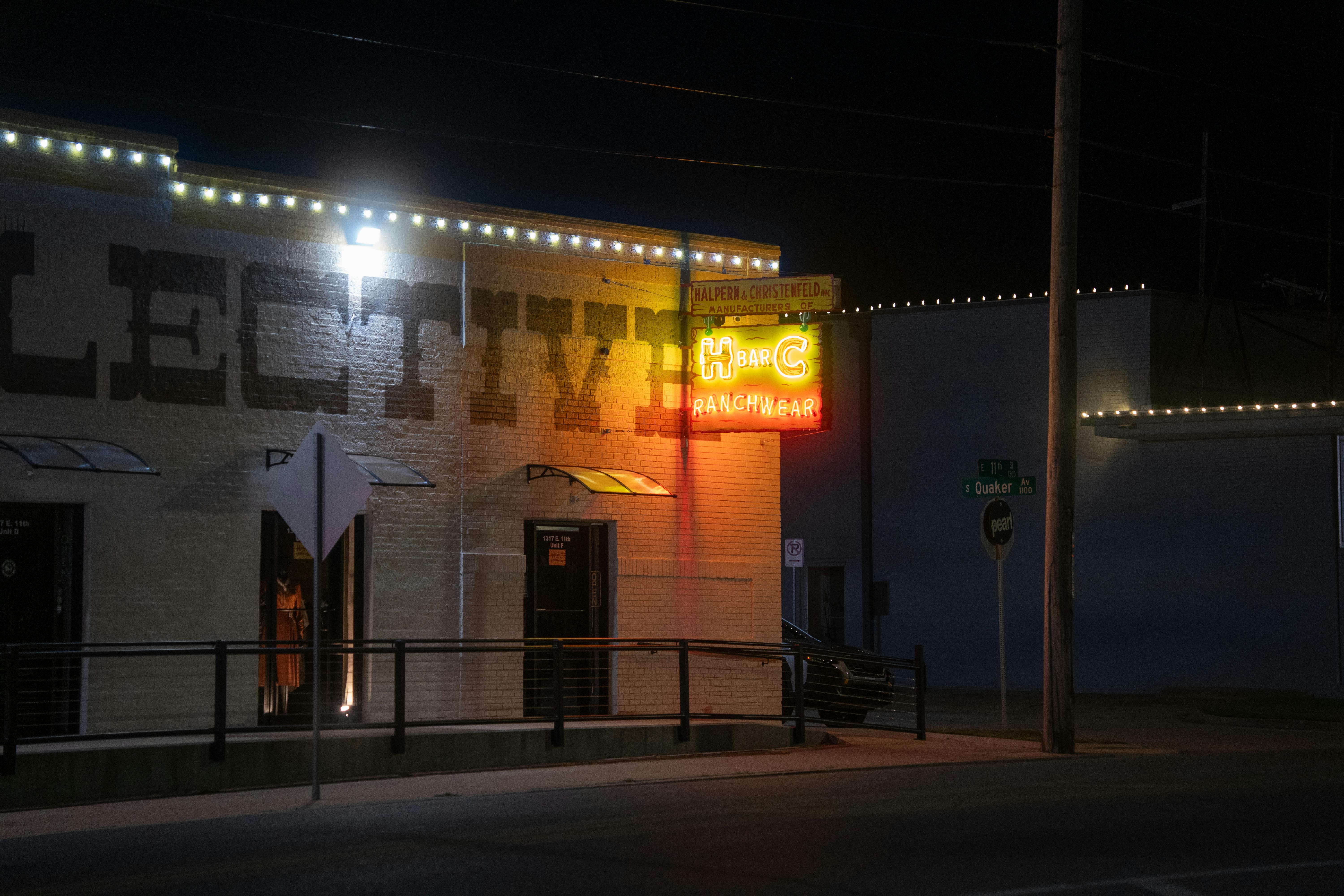 台電北南區處送暖 大同育幼院獲贈節能LED燈與生活物資