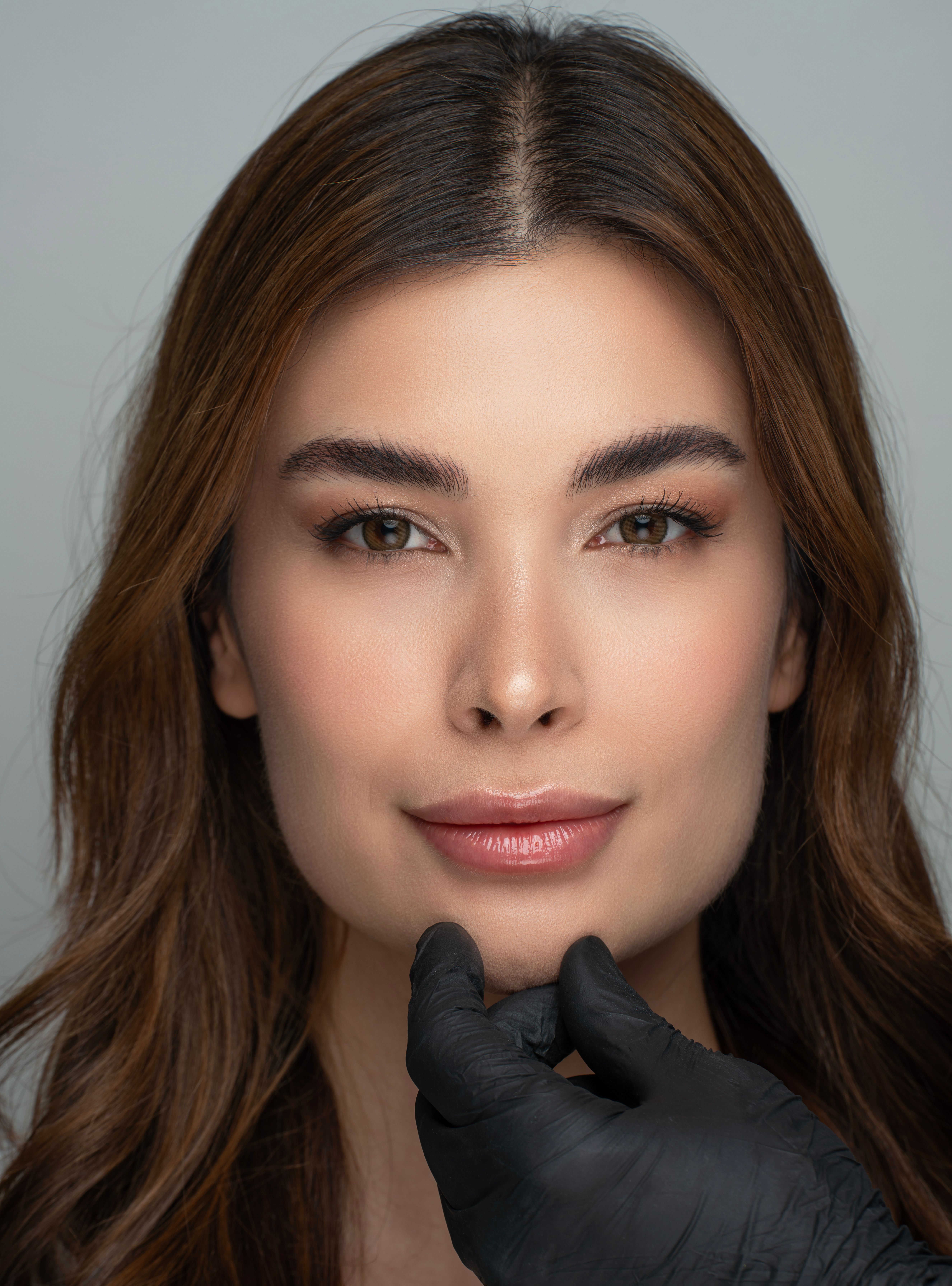 Modelo com foco em beleza facial e naturalidade