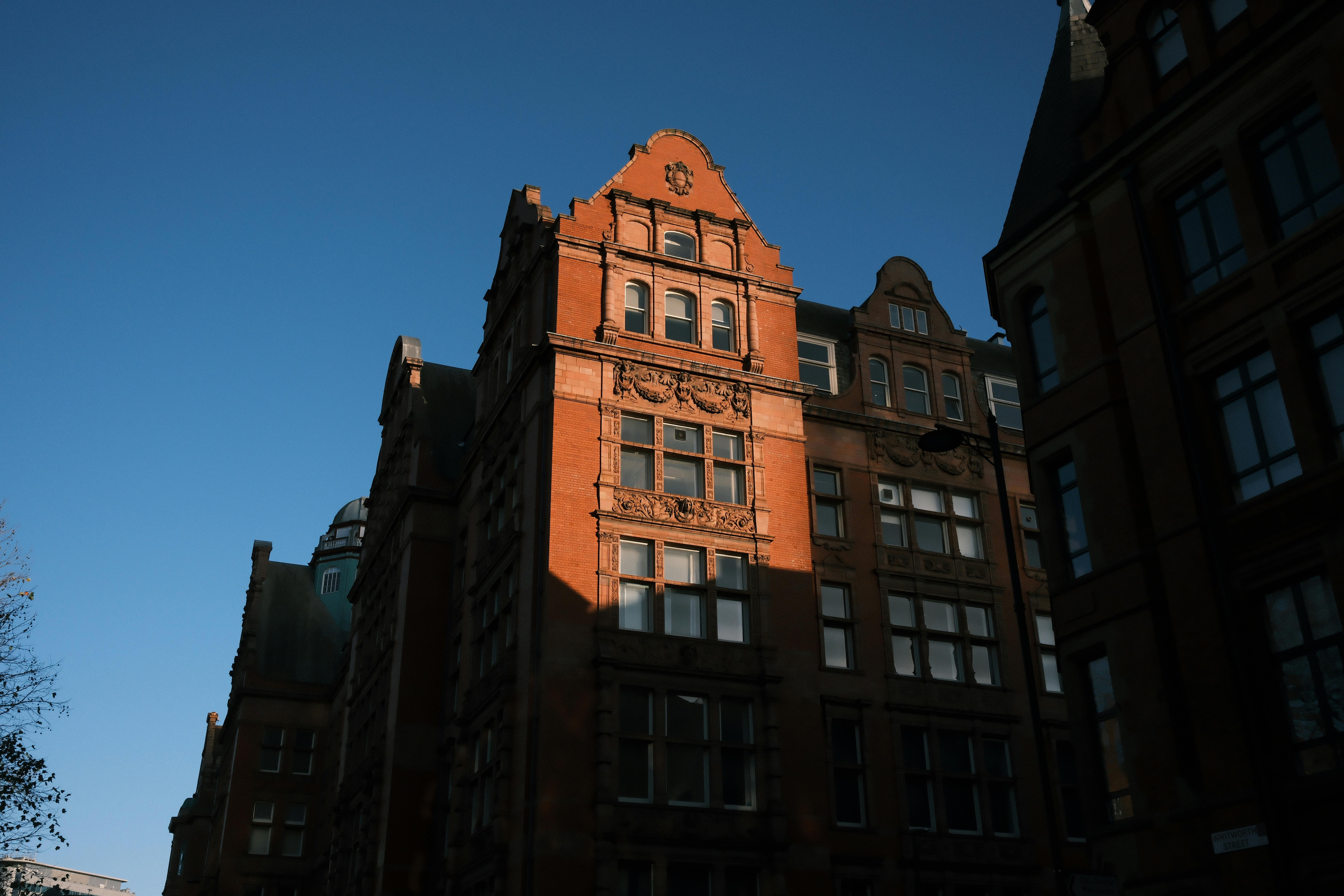 Las 5 Sorpresas Clave en las Alineaciones de Manchester City Contra Manchester United 2024