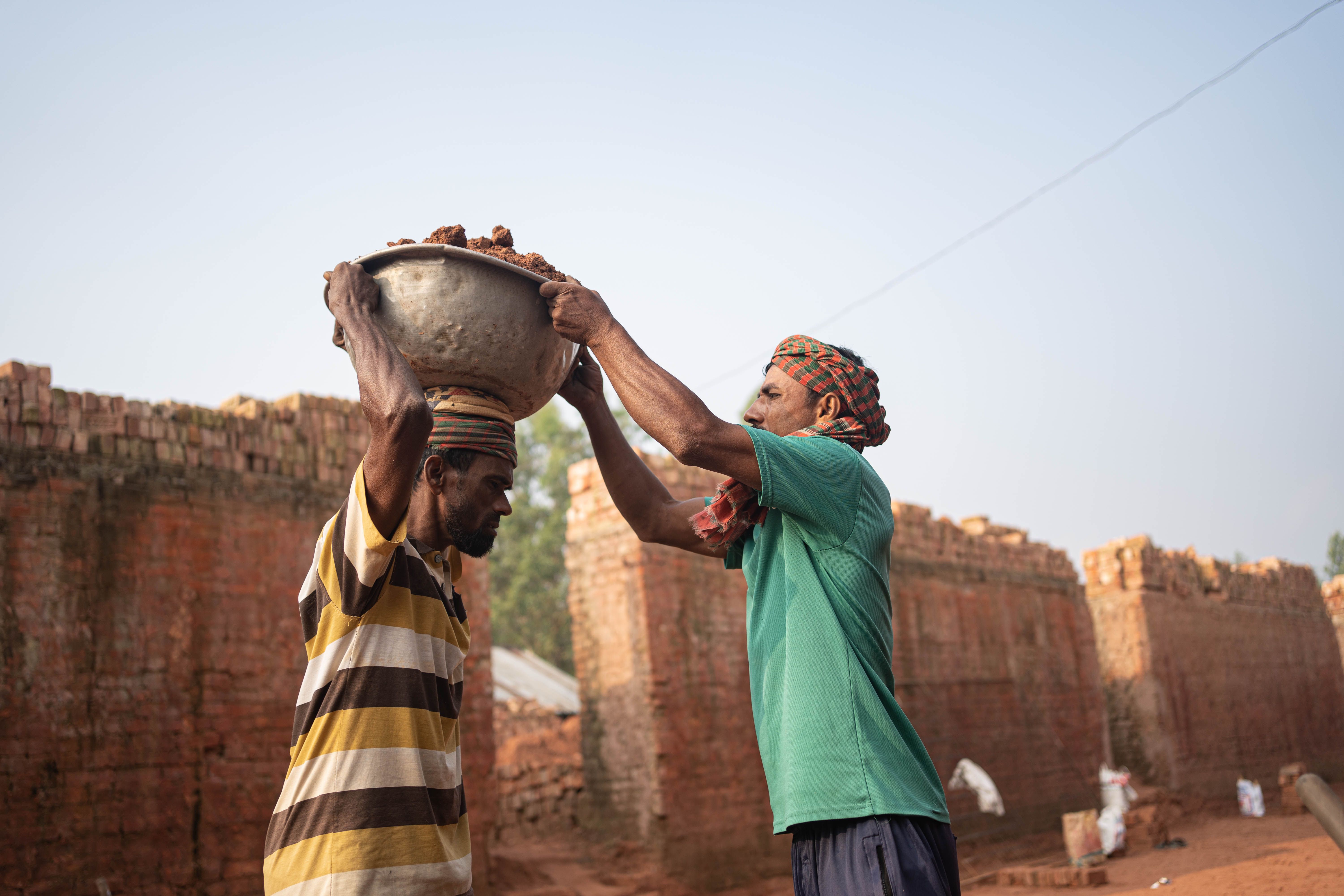 Brick Workers in Dhaka, Bangladesh · Free Stock Photo