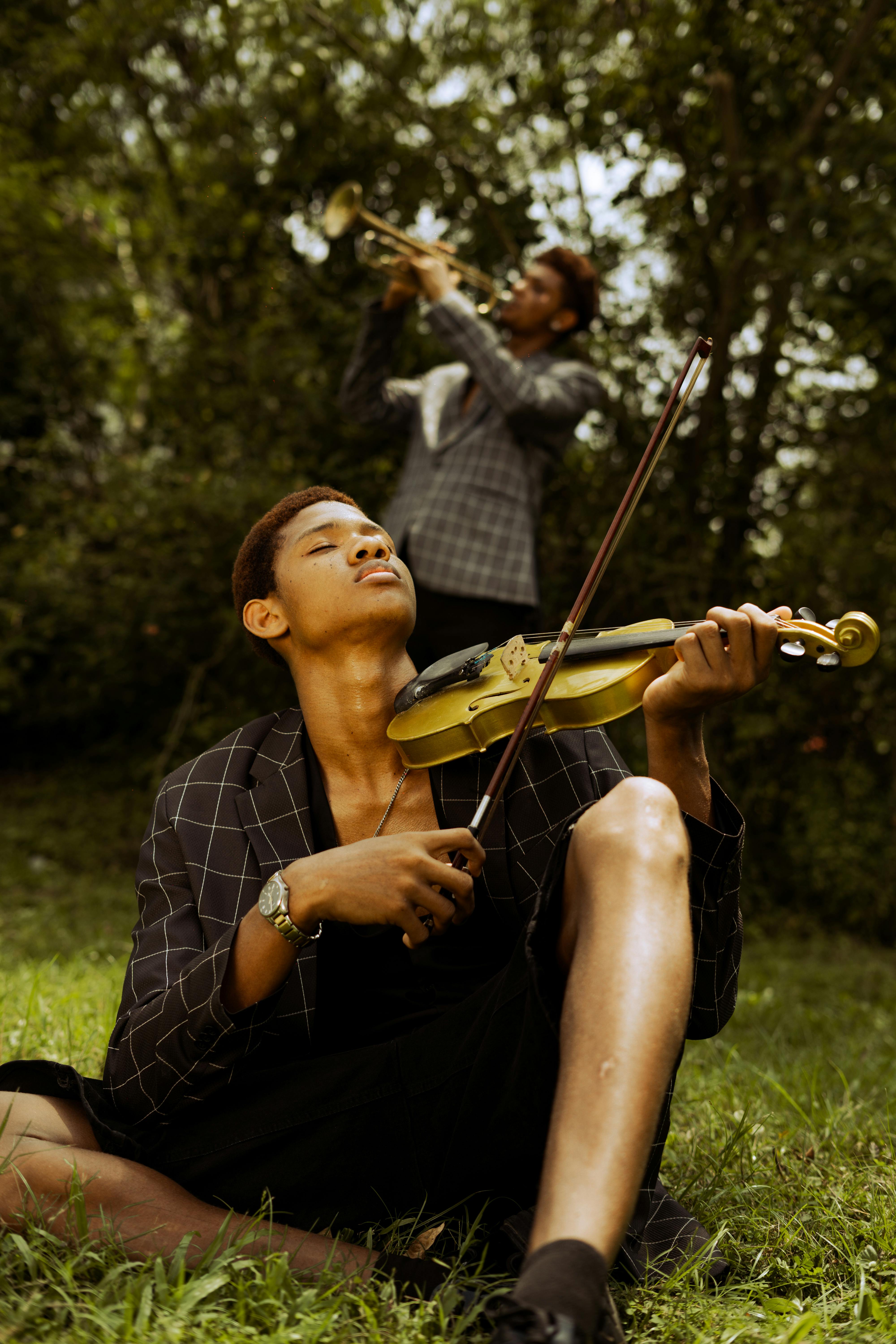 The Art of Lyricism: How British Artists Convey Complex Emotions Through Apt Song Meaning