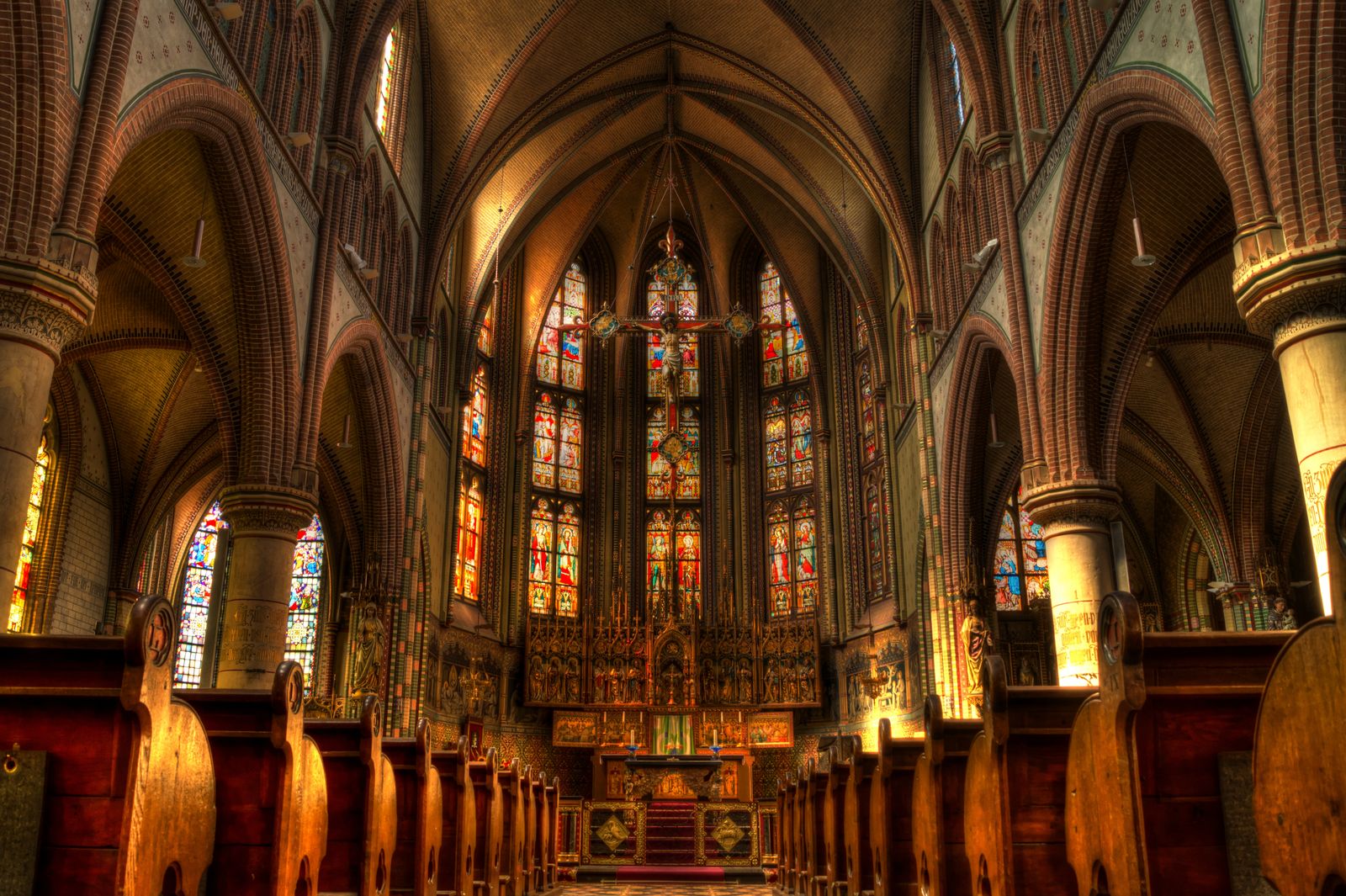 De kerk van Middelstum is gotisch, niet romaans