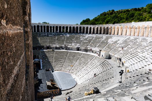 Aspendos Roman theatre with historian — Antalya