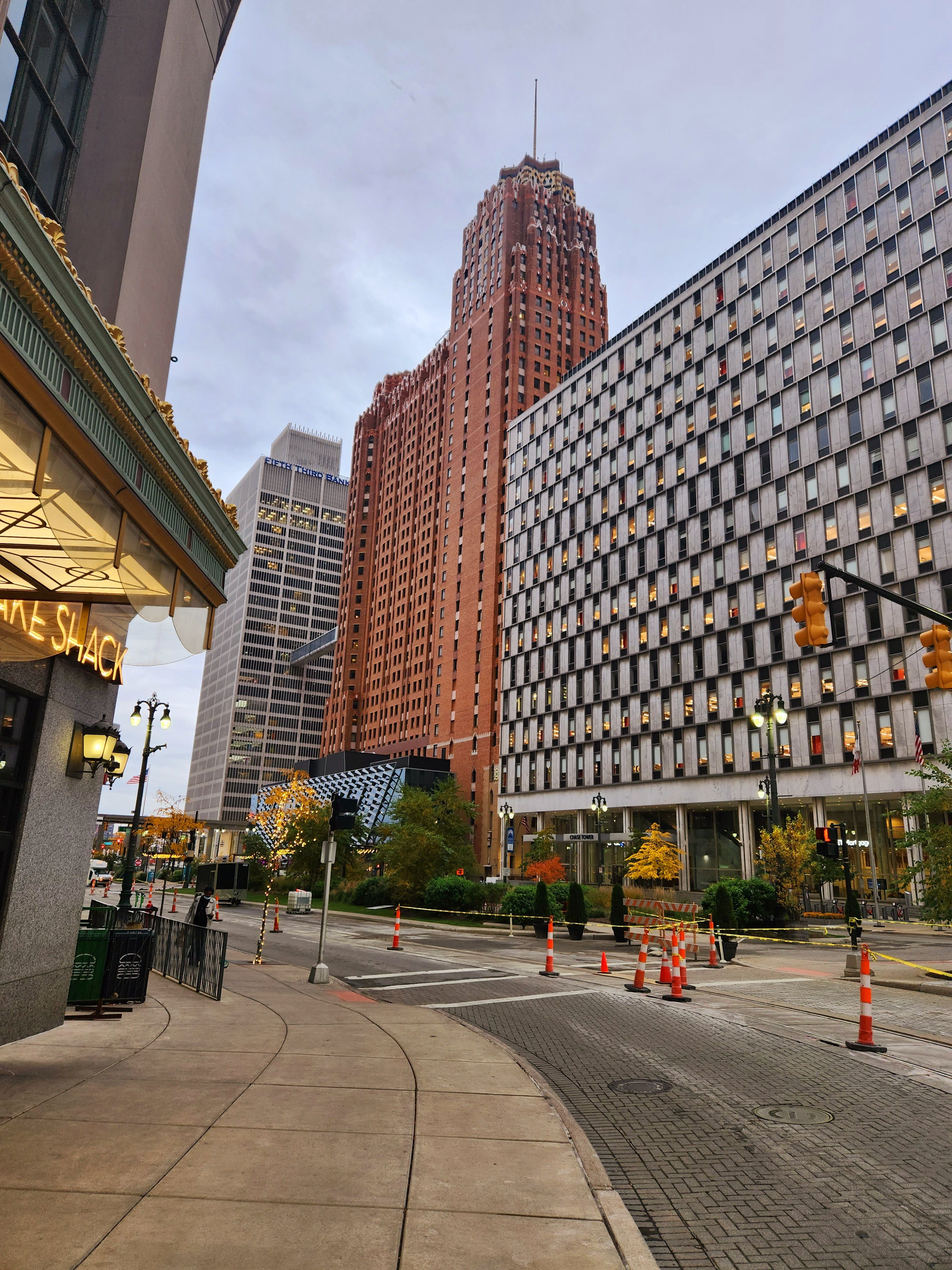Detroit Urban Streetscape with Iconic Architecture · Free Stock Photo