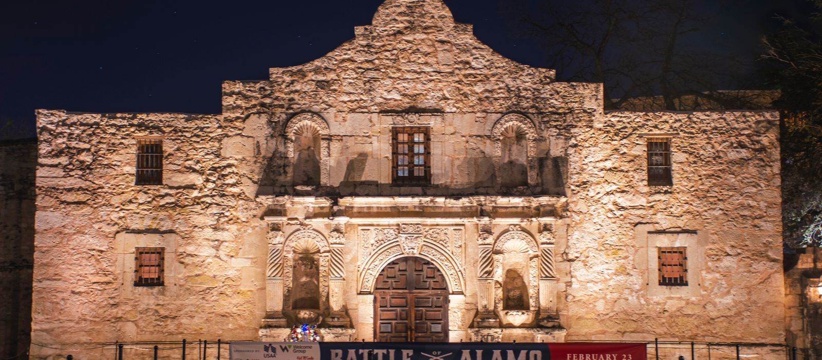 Stunning night view of the Alamo Mission in San Antonio, Texas, beautifully illuminated.