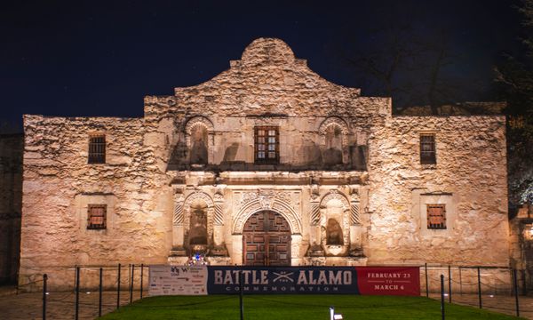 Stunning night view of the Alamo Mission in San Antonio, Texas, beautifully illuminated.