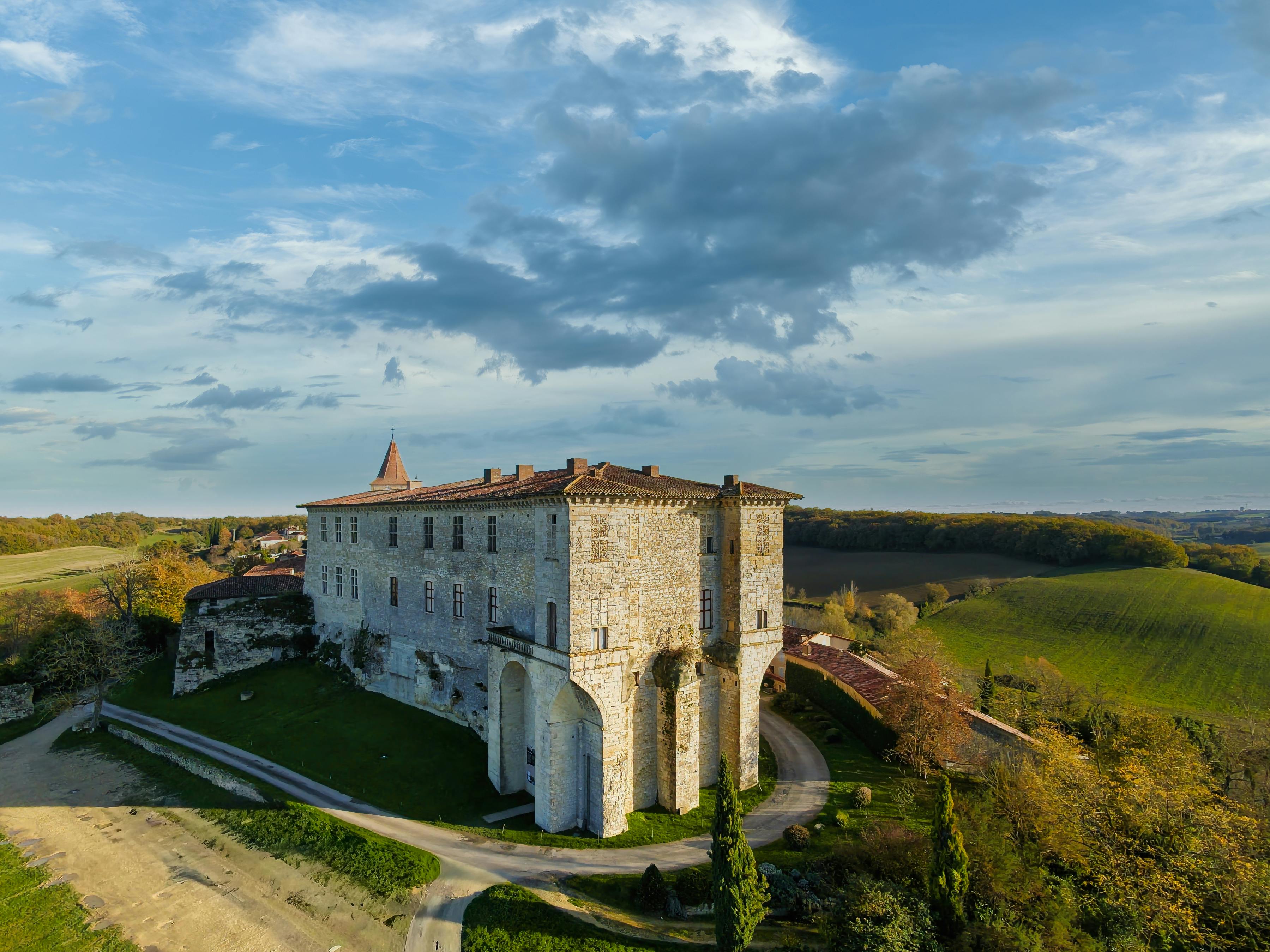 嘉南藥大國際生孔廟祈福與安平古蹟深度體驗