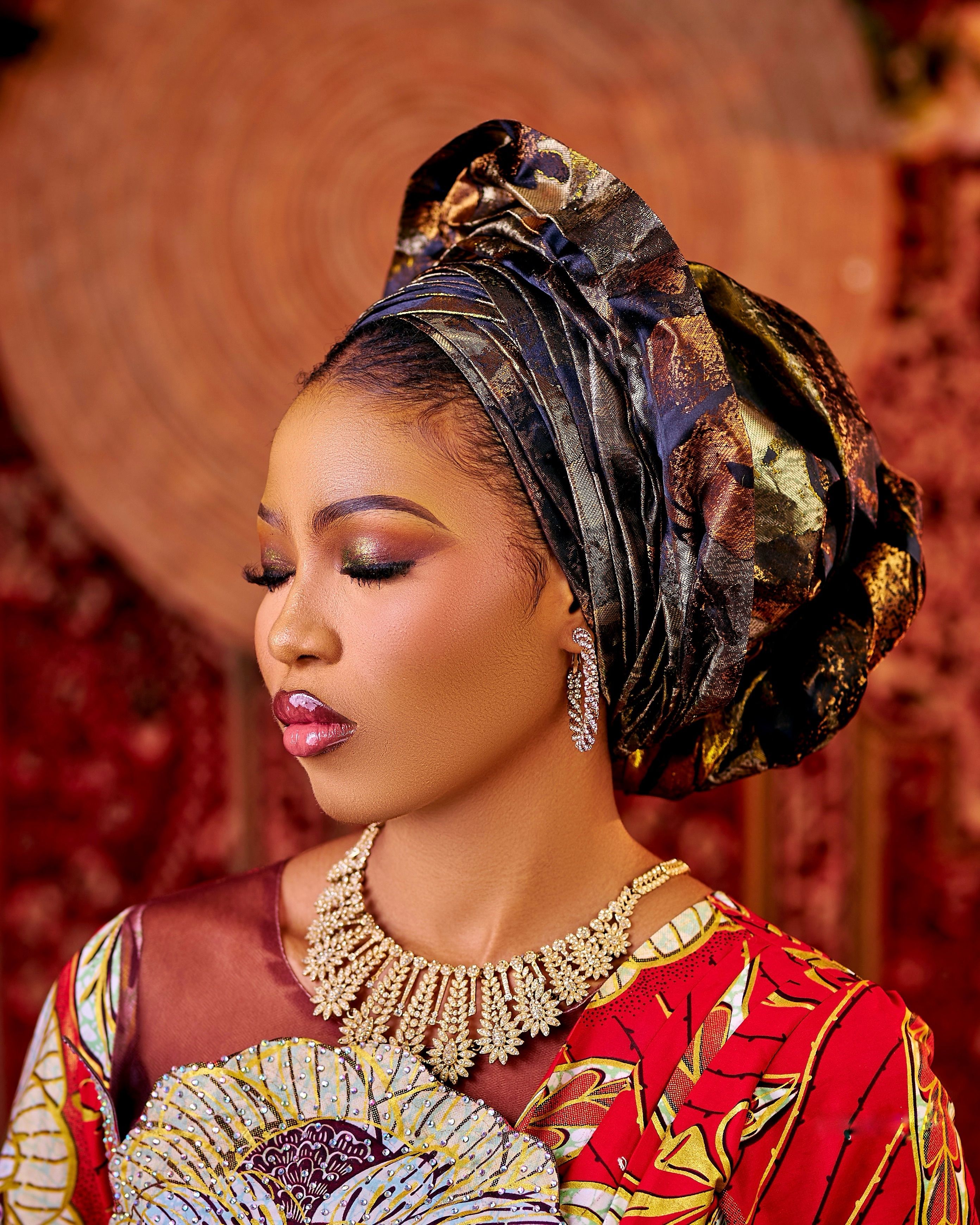 Elegant Woman in Traditional African Attire · Free Stock Photo