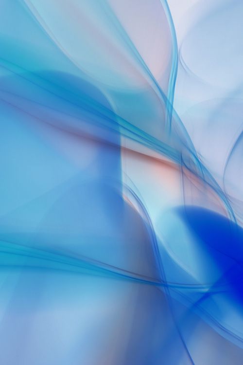 Free Captivating abstract image with smooth blue and red flow, perfect for modern designs. Stock Photo