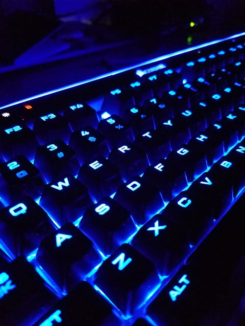 Gratis stockfoto met computer, elektronisch toetsenbord, neon