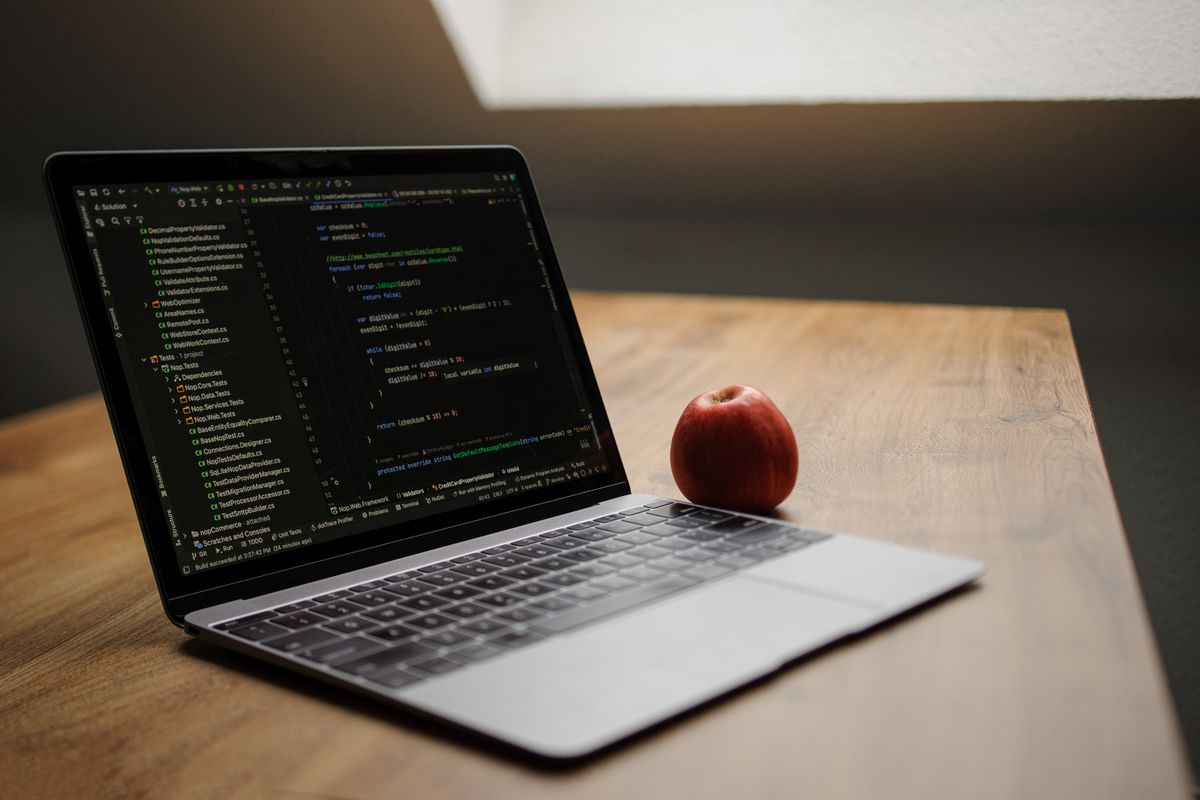 Devenir développeur web avec l'IA : choisir sa formation