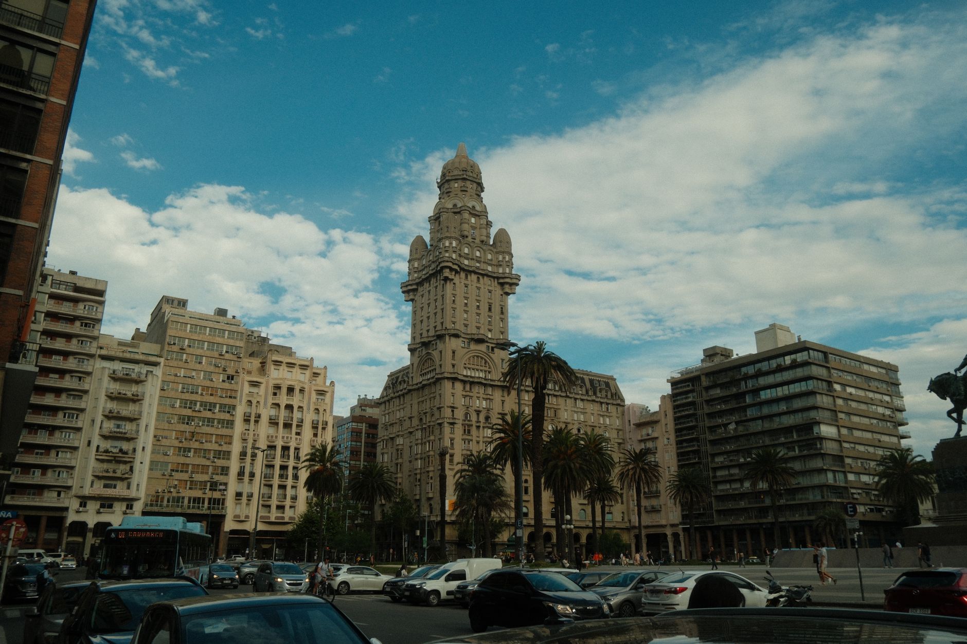 Popular sights in Montevideo Landmarks in Montevideo