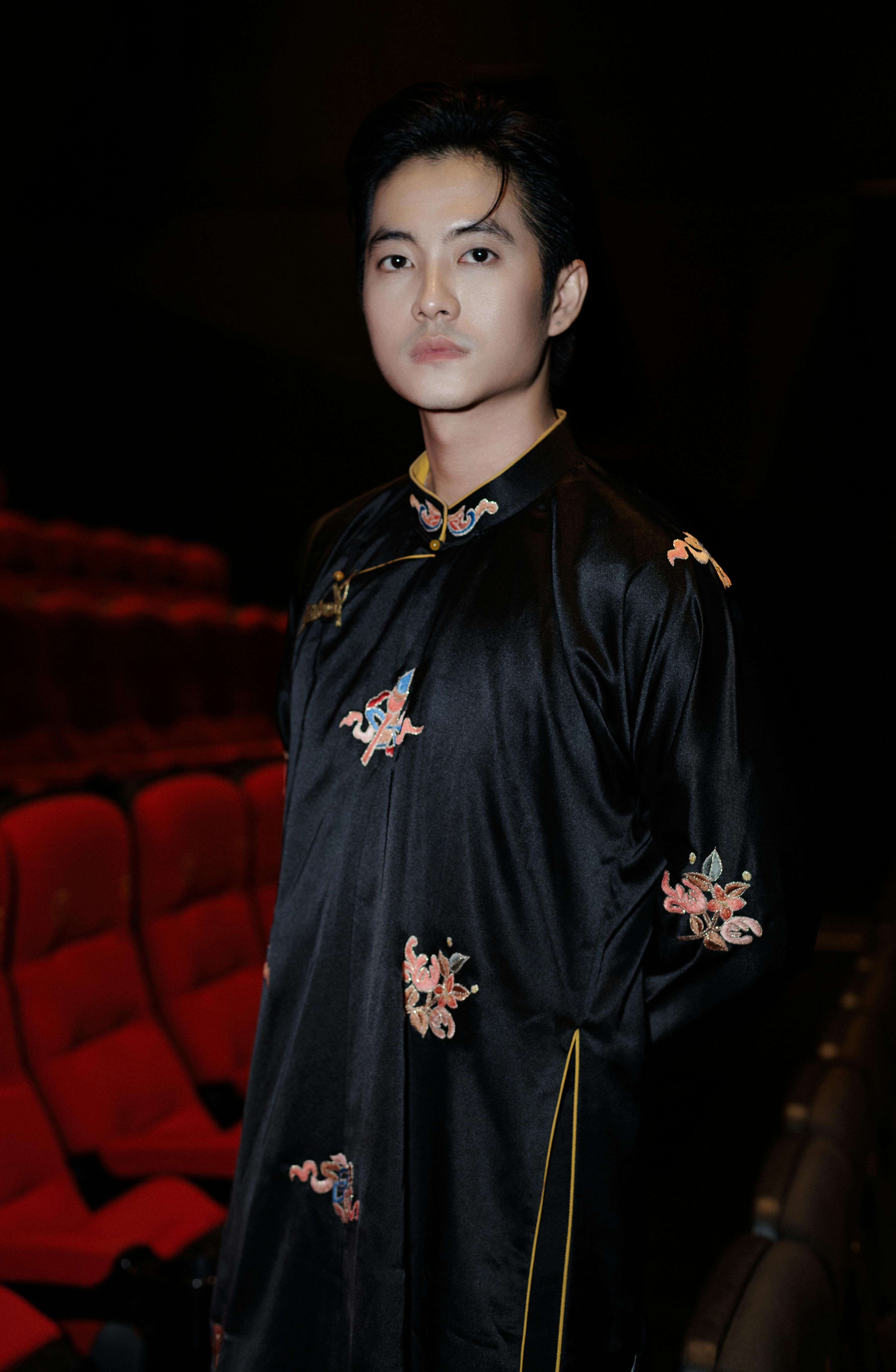 Ücretsiz #kapalı, artistik, asyalı adam içeren Ücretsiz stok fotoğraf Stok Fotoğraflar