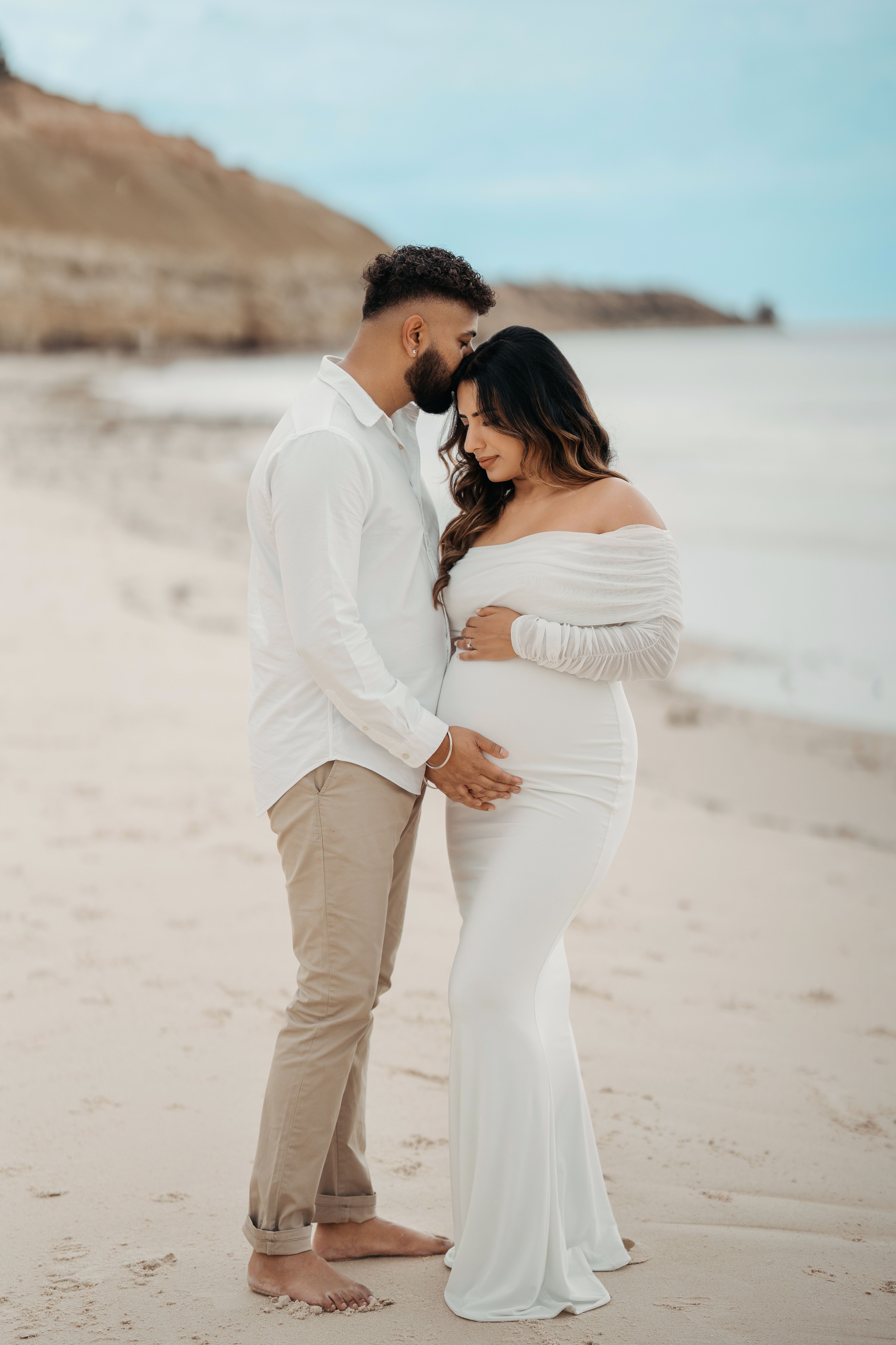 Romantic Beach Maternity Photoshoot in Summer  Free Stock Photo
