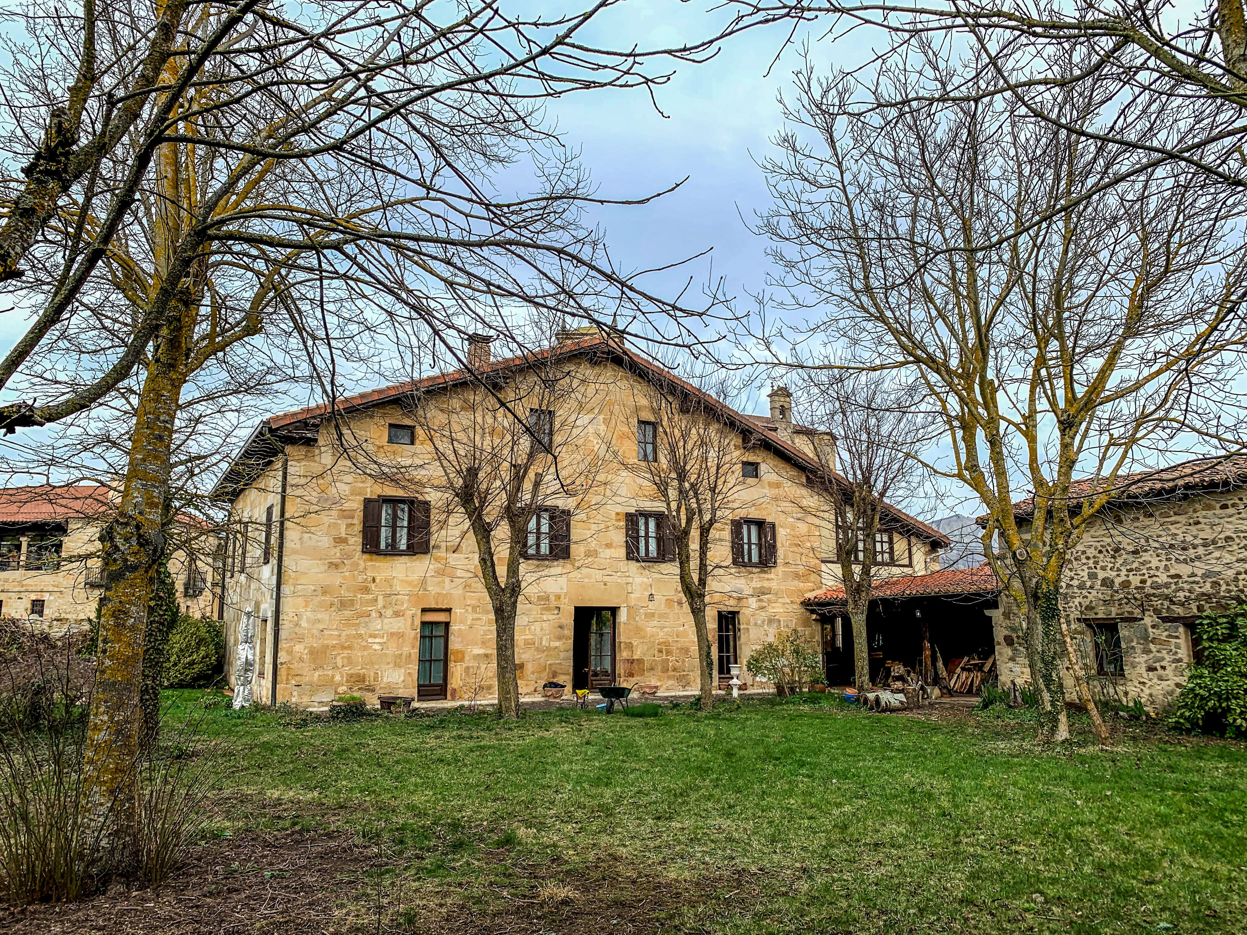 Country Homes as New Trophy Assets Replace Traditional Luxury Items
