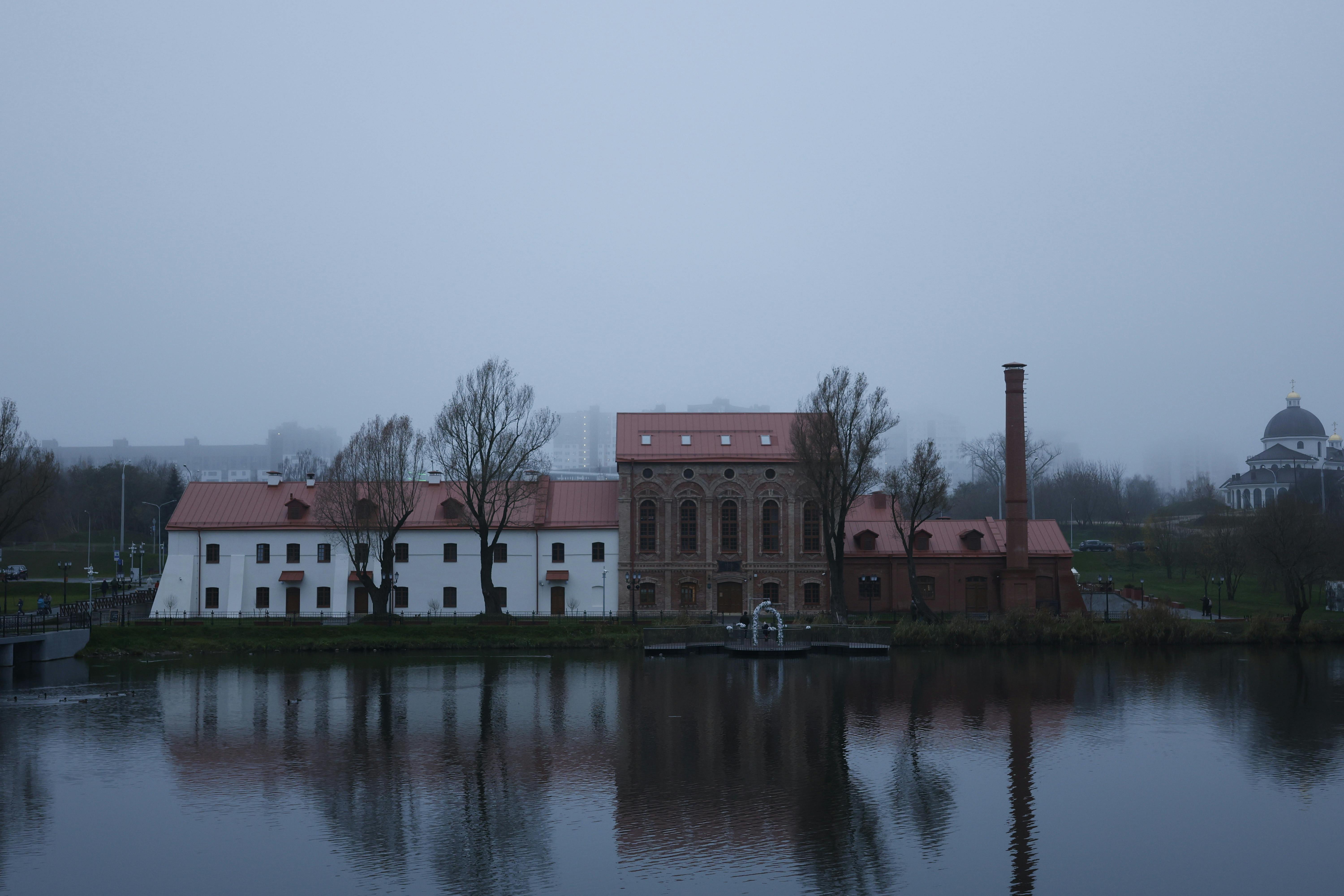 《摩門教妻子的秘密生活》演員揭秘演出前的約會歷史