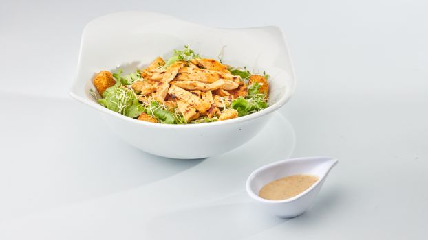 Salade de quinoa et haricots noirs grillés