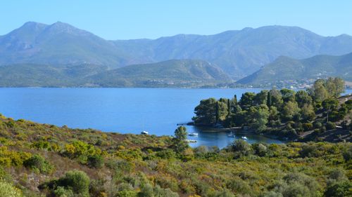 Free Explore a serene French coastal landscape featuring lush greenery and azure waters. Stock Photo