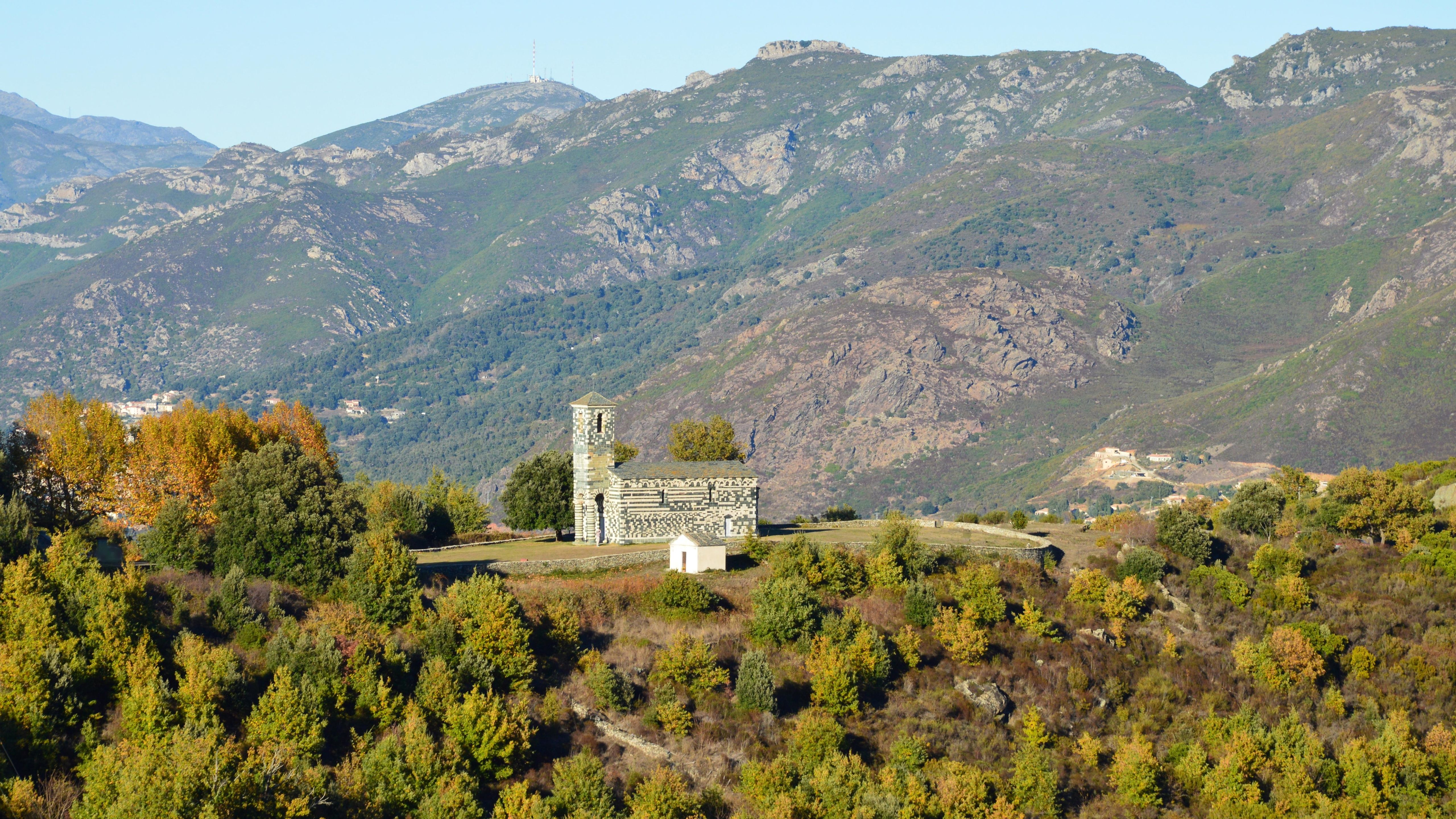 Chapelle de Bréca and the Peat-Cutter's Trail