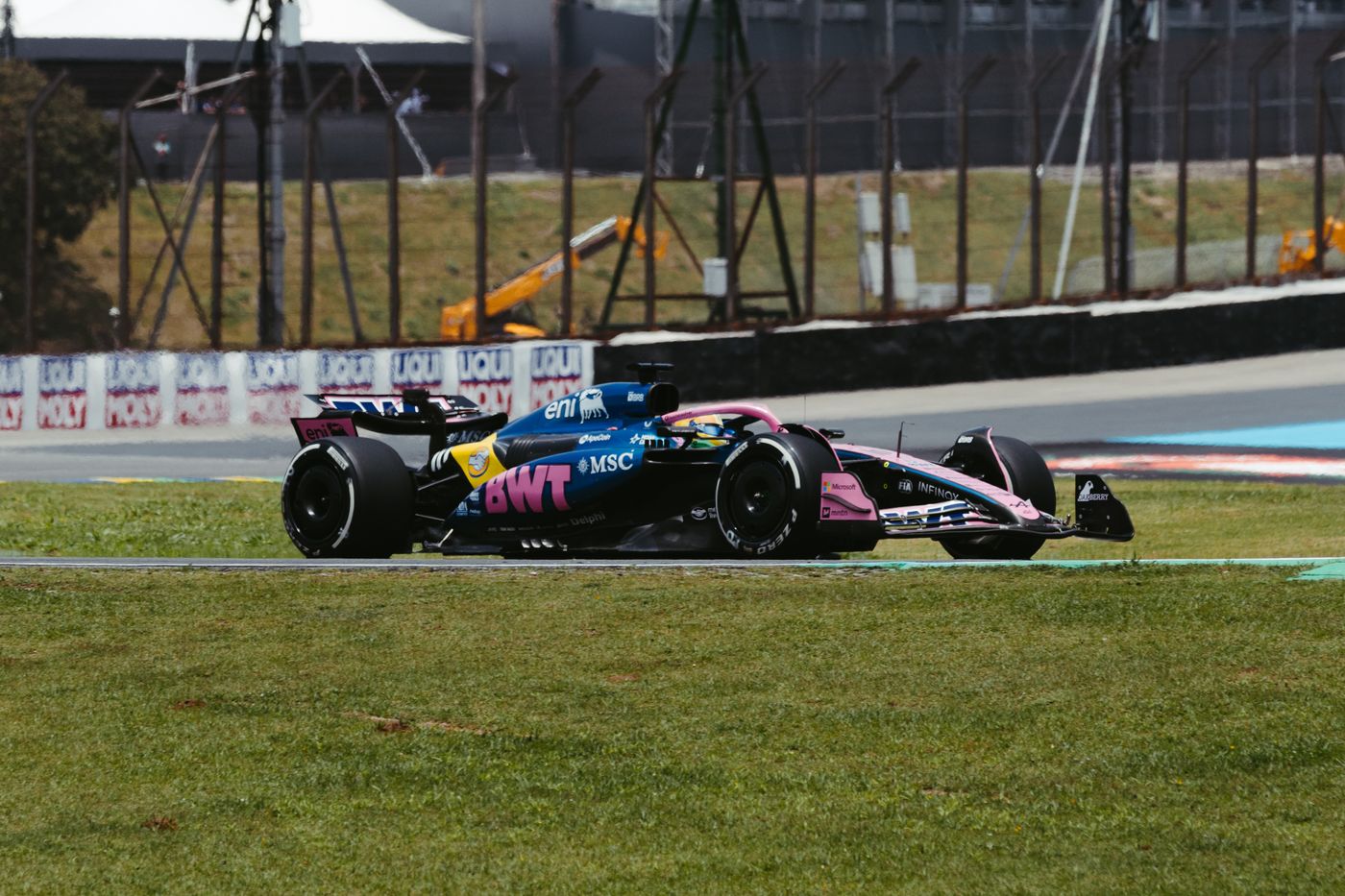 Carro de F&oacute;rmula 1 em a&ccedil;&atilde;o no circuito de Interlagos